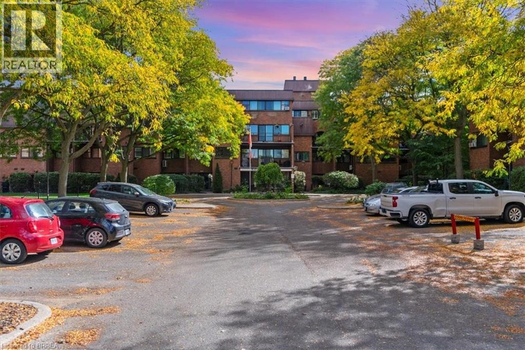 36 HAYHURST Road Unit# 358, Brantford, Ontario