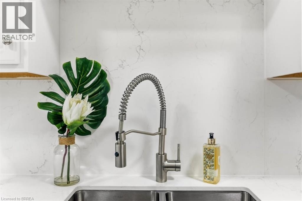 36 Hayhurst Road Unit# 358, Brantford, Ontario  N3R 6Y9 - Photo 10 - 40778214