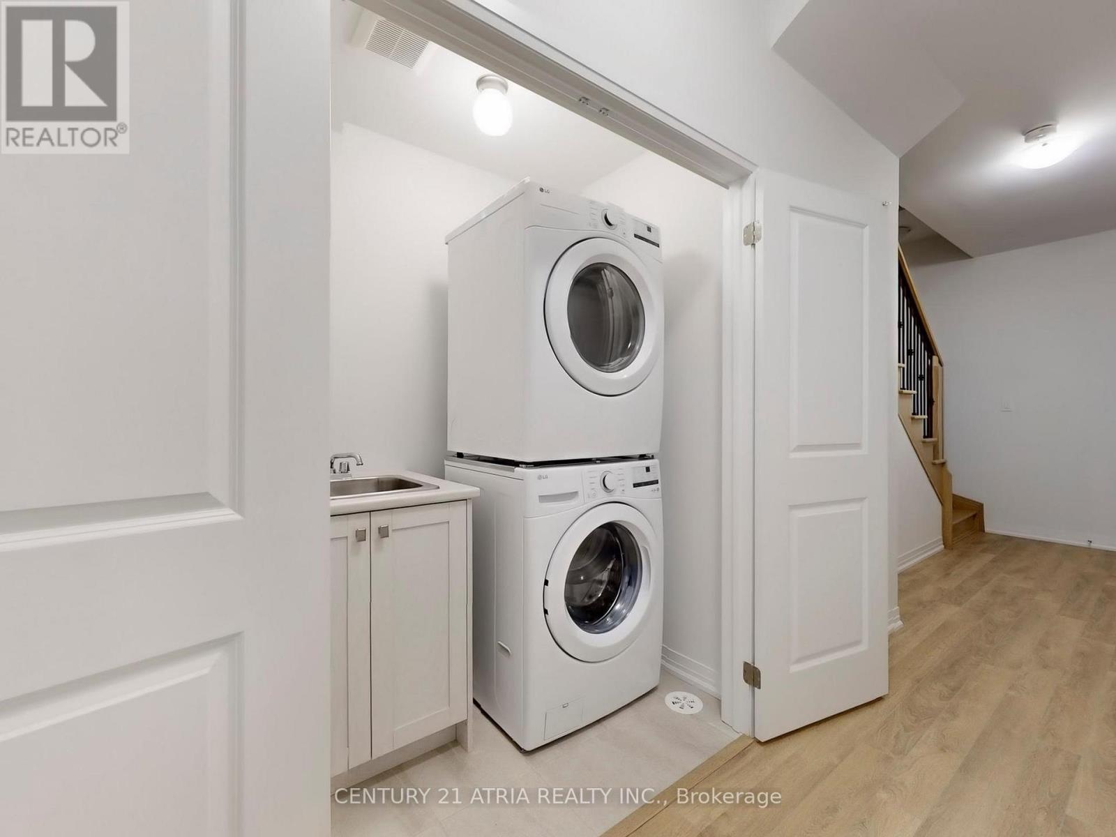 16 Harold Winston Lane, Richmond Hill, Ontario  L4S 1N5 - Photo 12 - N12516568