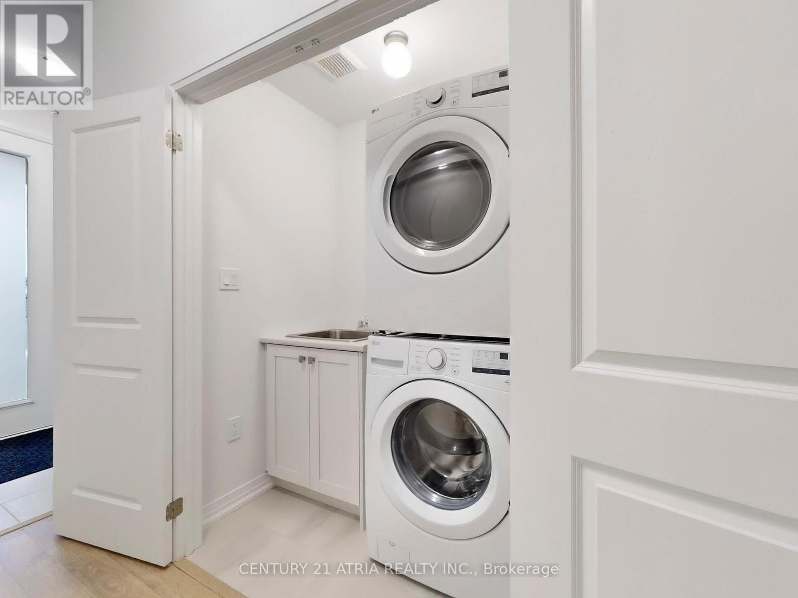 16 Harold Winston Lane, Richmond Hill, Ontario  L4S 1N5 - Photo 13 - N12516568