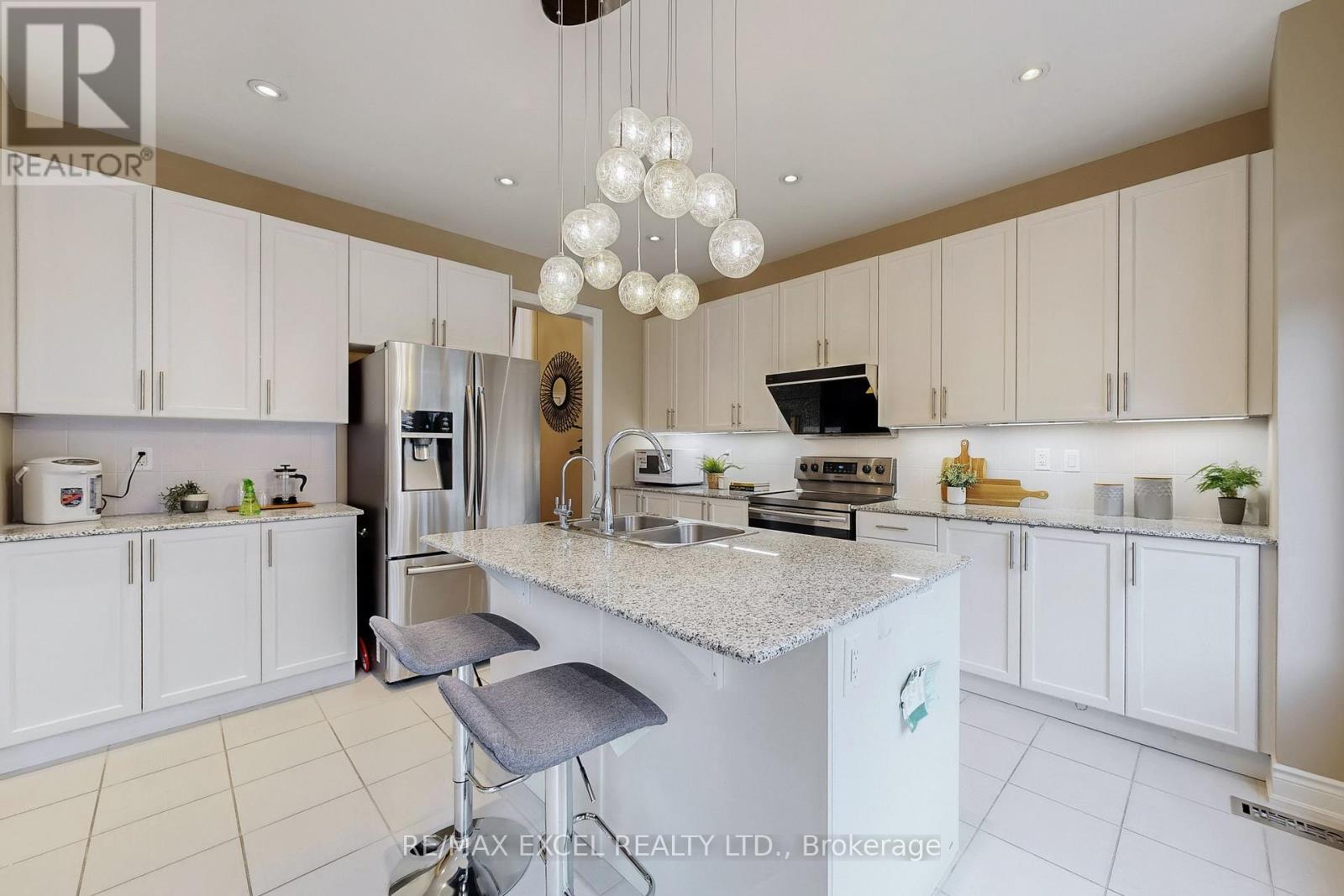 160 Roy Harper Avenue, Aurora, Ontario  L4G 0V6 - Photo 15 - N12516588