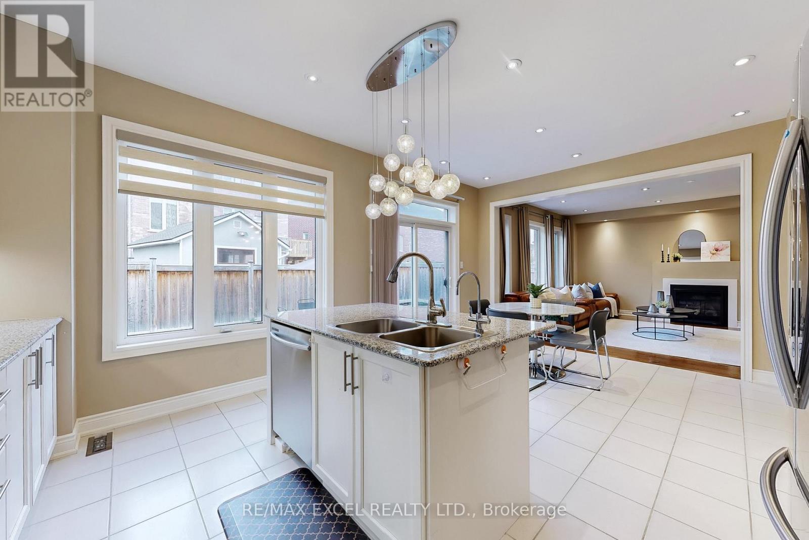 160 Roy Harper Avenue, Aurora, Ontario  L4G 0V6 - Photo 17 - N12516588