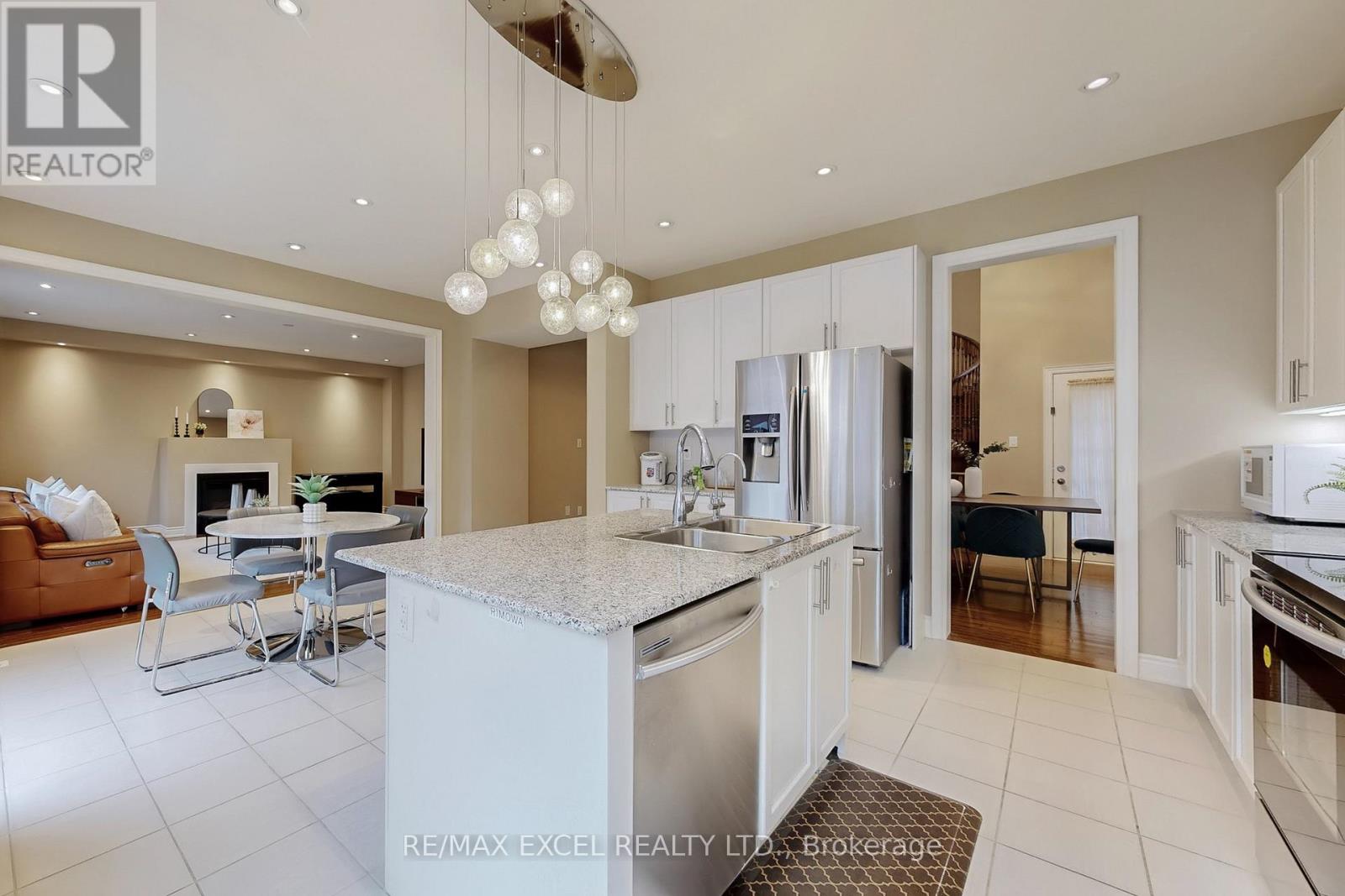 160 Roy Harper Avenue, Aurora, Ontario  L4G 0V6 - Photo 18 - N12516588