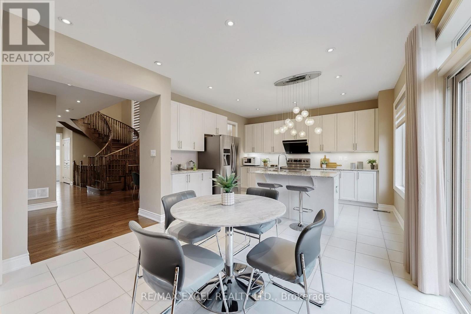 160 Roy Harper Avenue, Aurora, Ontario  L4G 0V6 - Photo 21 - N12516588