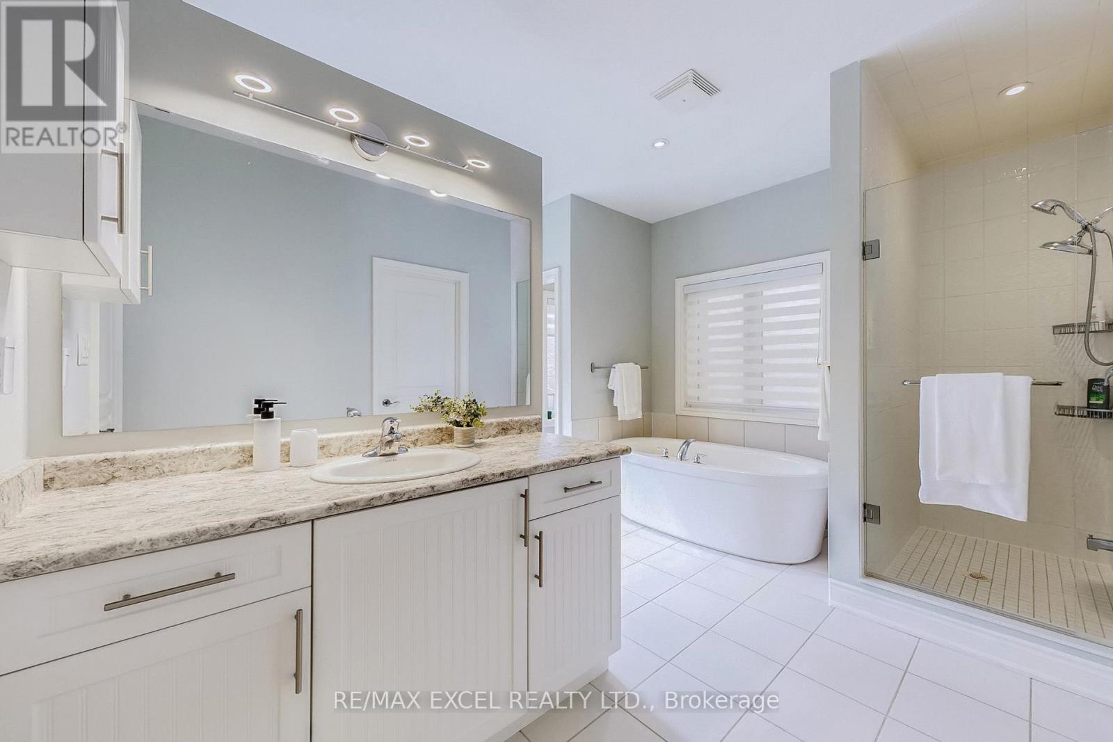 160 Roy Harper Avenue, Aurora, Ontario  L4G 0V6 - Photo 34 - N12516588