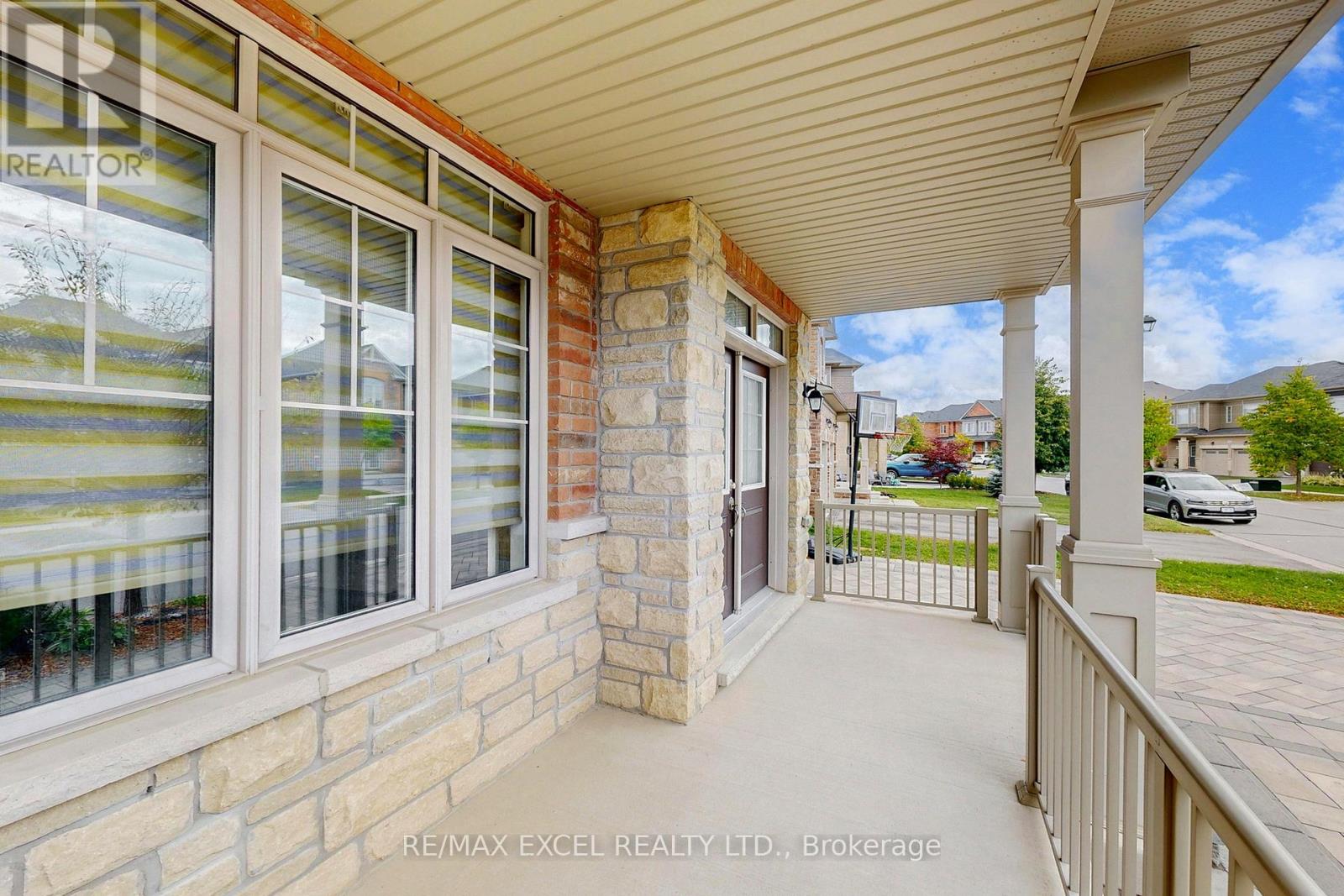 160 Roy Harper Avenue, Aurora, Ontario  L4G 0V6 - Photo 5 - N12516588