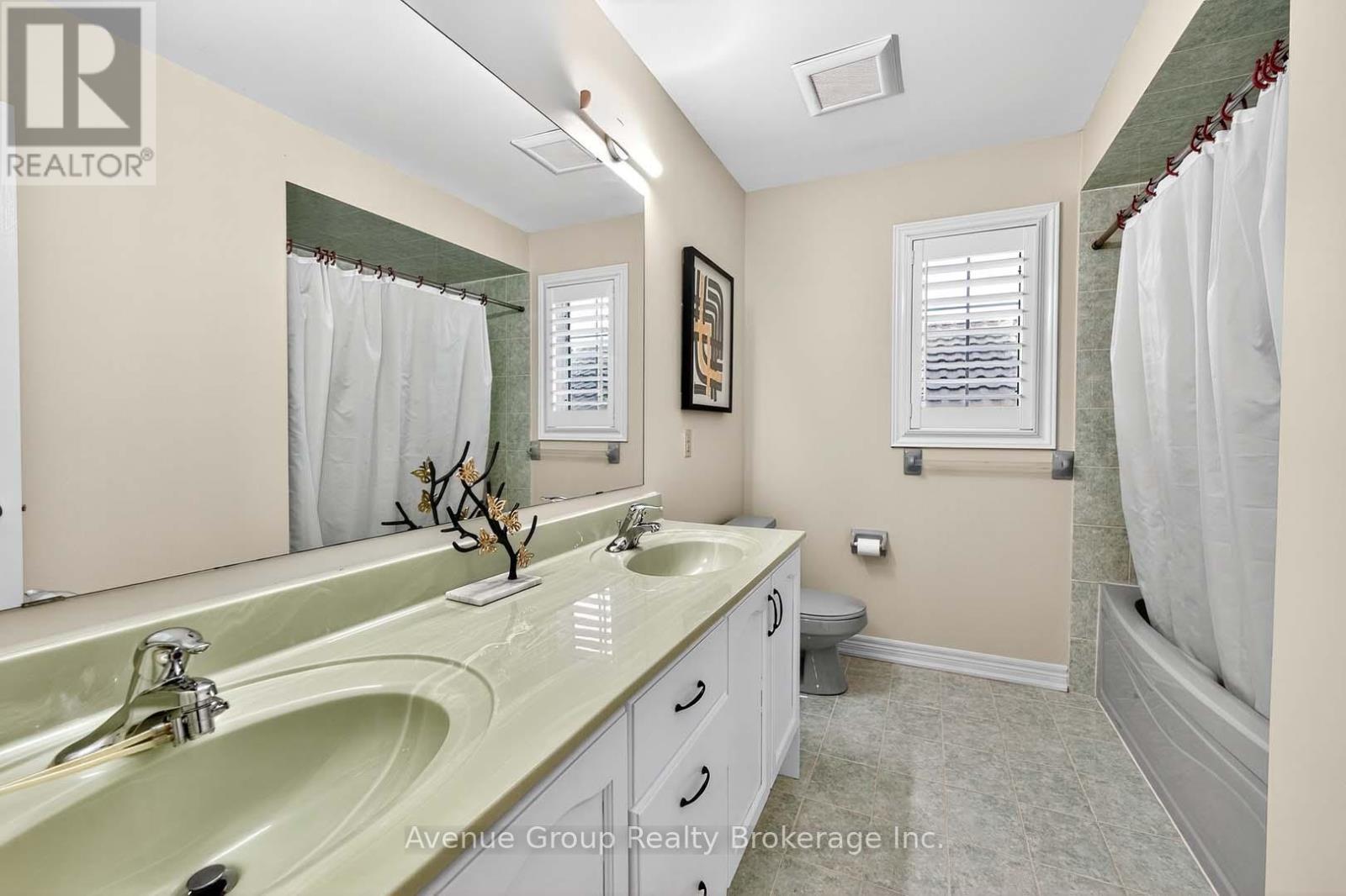 16 Caprara Crescent, Markham, Ontario L6B 0B7 - Photo 34 - N12516592