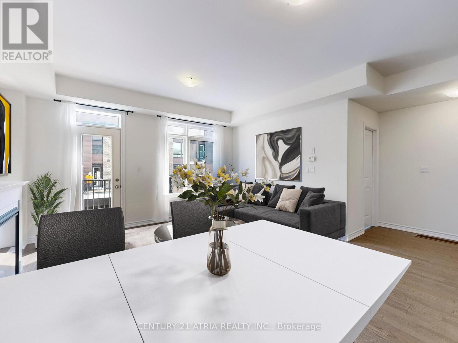 12 Gunton Street, Aurora, Ontario  L4G 4A9 - Photo 4 - N12516618