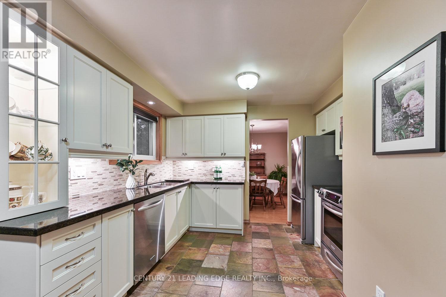 12 Pratt Circle, Markham, Ontario  L3R 1Y2 - Photo 11 - N12516700