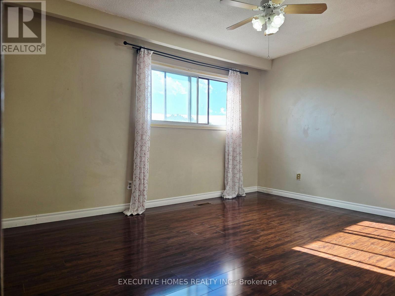 61 Collins Crescent, Brampton, Ontario  L6V 3N1 - Photo 22 - W12505526