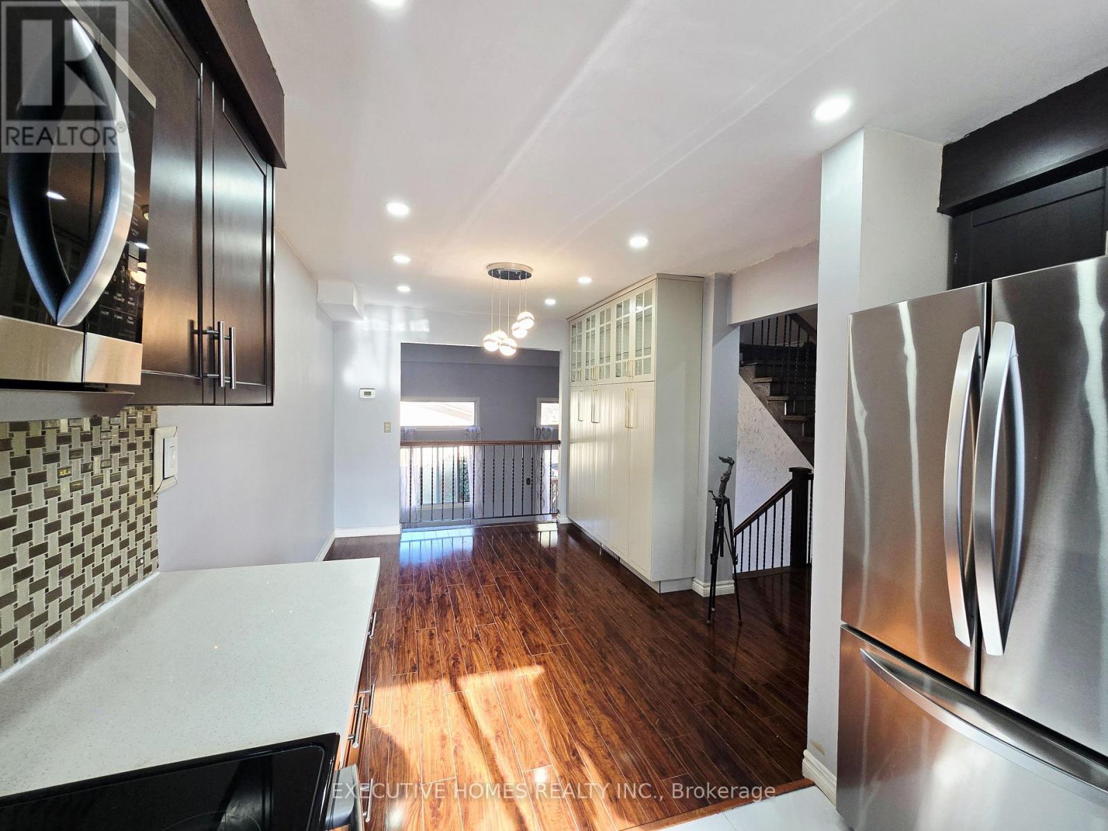 61 Collins Crescent, Brampton, Ontario  L6V 3N1 - Photo 15 - W12505526