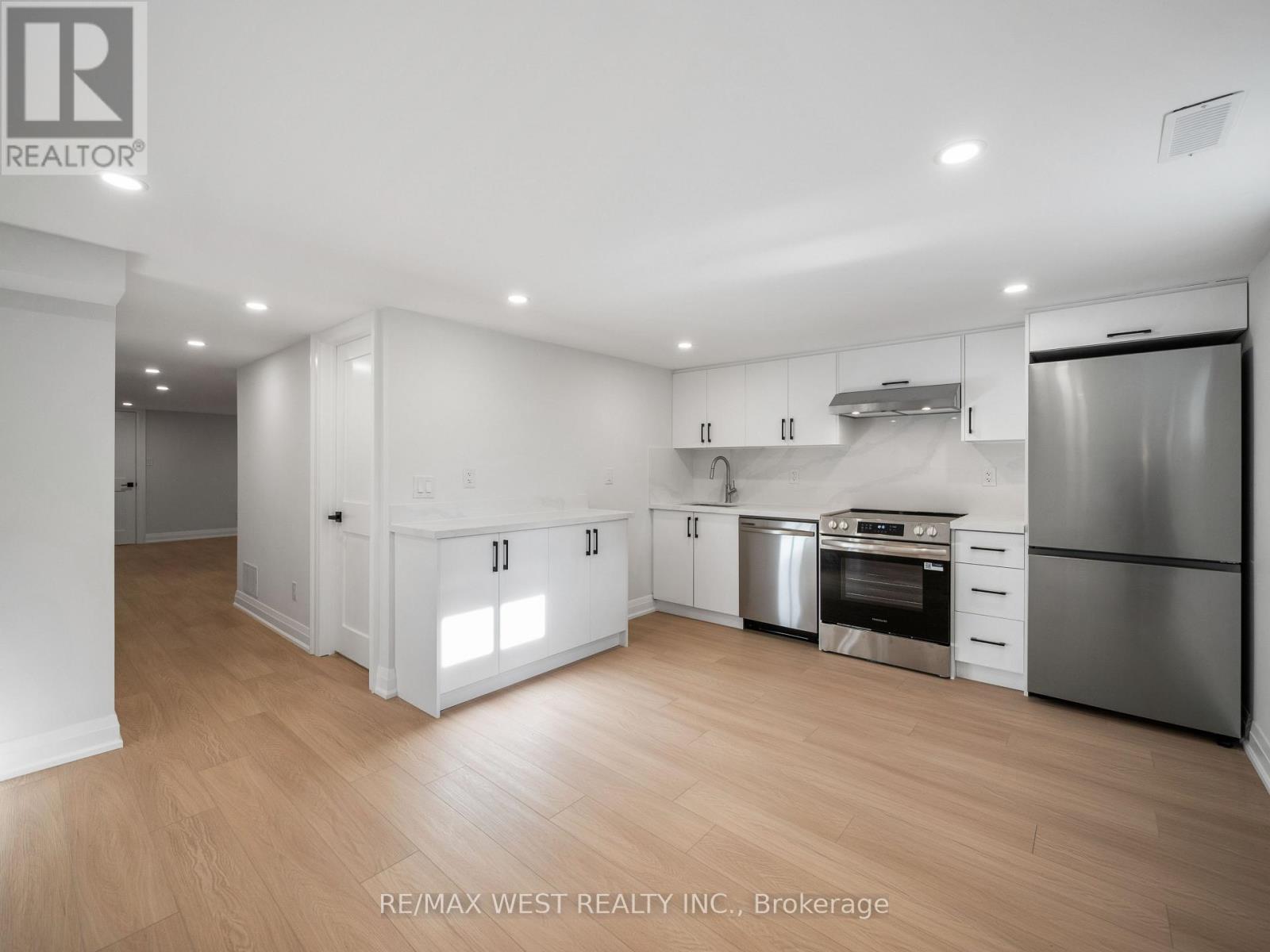 24 Appledale Road, Toronto, Ontario  M9B 5G4 - Photo 34 - W12515576