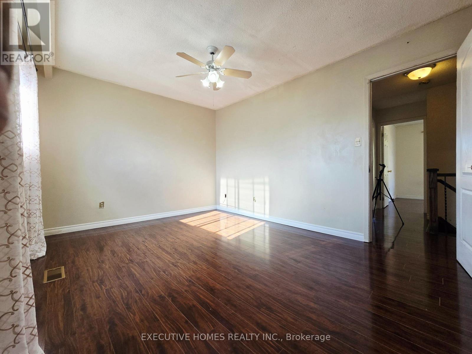 61 Collins Crescent, Brampton, Ontario  L6V 3N1 - Photo 23 - W12505526