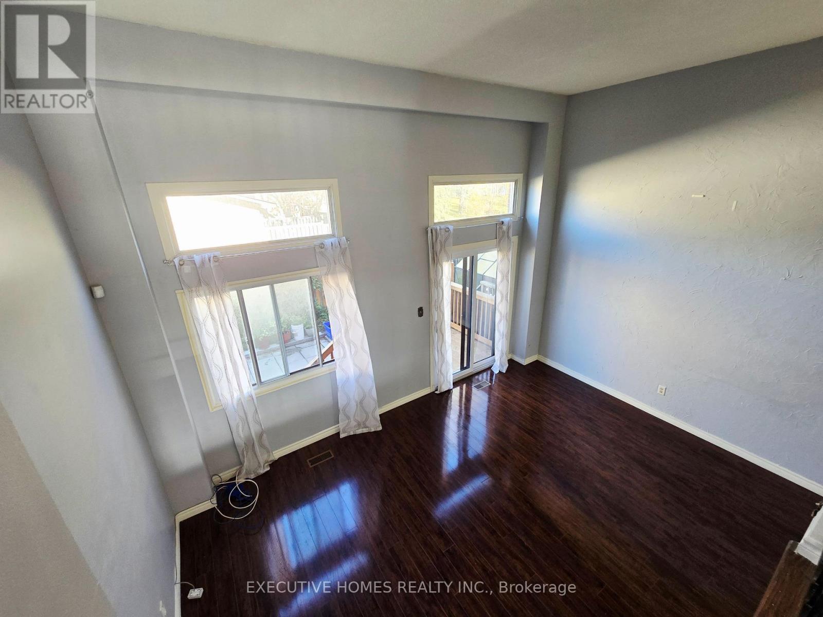 61 Collins Crescent, Brampton, Ontario  L6V 3N1 - Photo 6 - W12505526