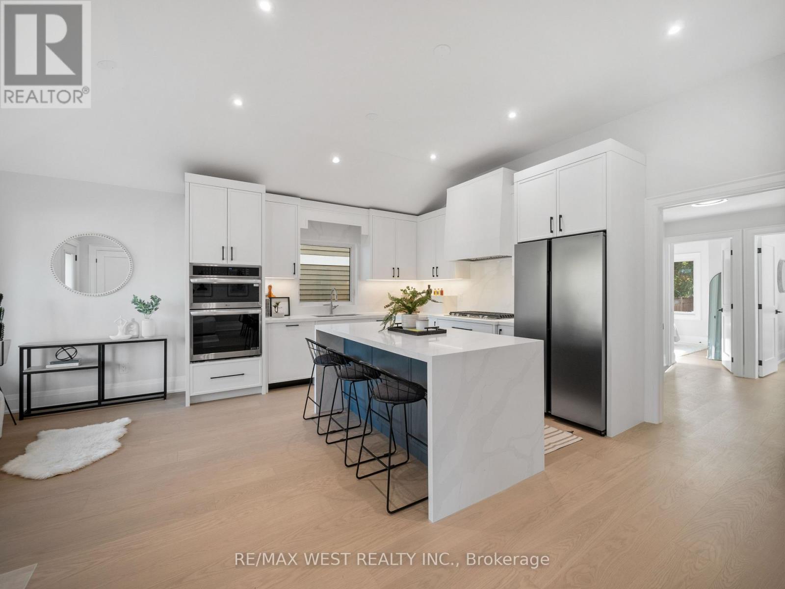 24 Appledale Road, Toronto, Ontario  M9B 5G4 - Photo 16 - W12515576