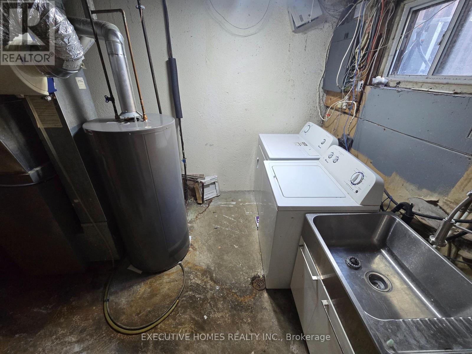 61 Collins Crescent, Brampton, Ontario  L6V 3N1 - Photo 28 - W12505526