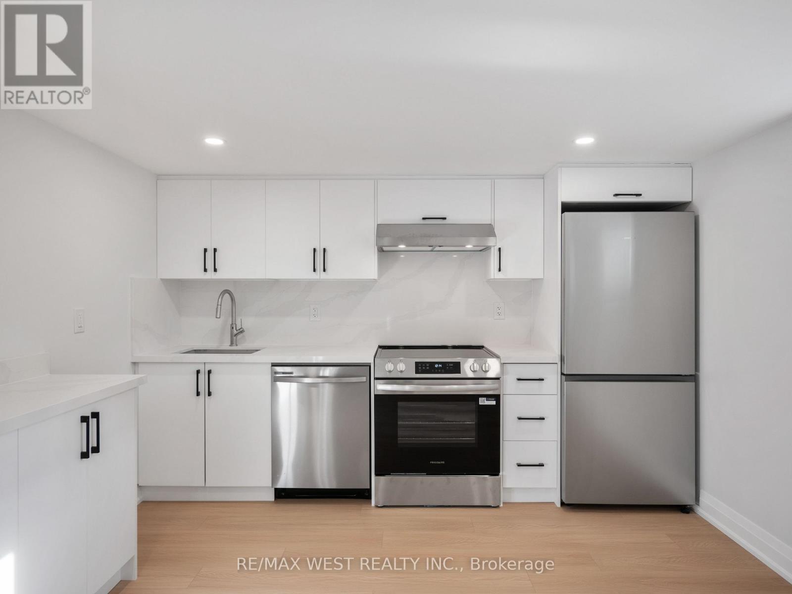 24 Appledale Road, Toronto, Ontario  M9B 5G4 - Photo 24 - W12515576