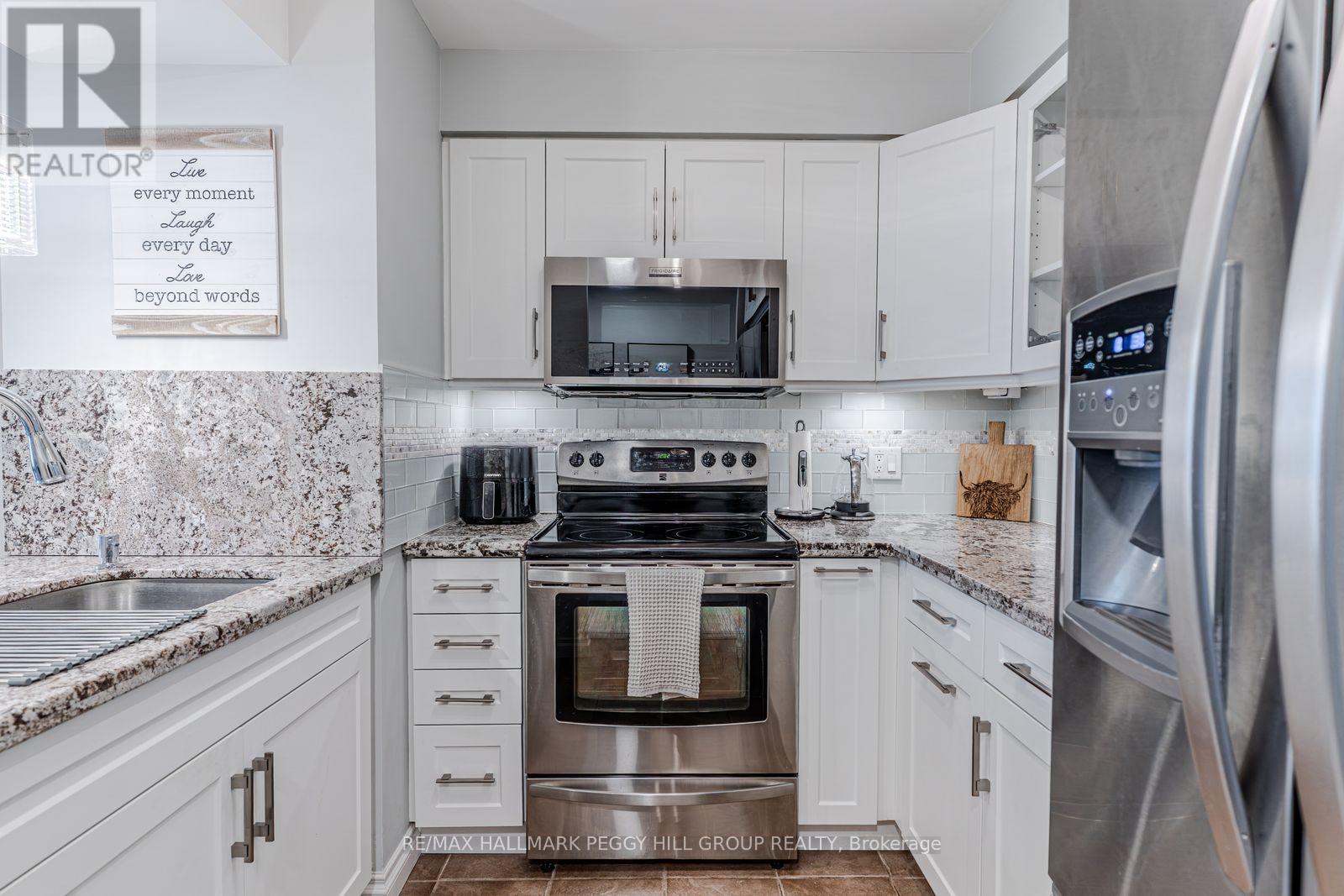 1103 - 150 Dunlop Street E, Barrie, Ontario  L4M 6H1 - Photo 7 - S12516690