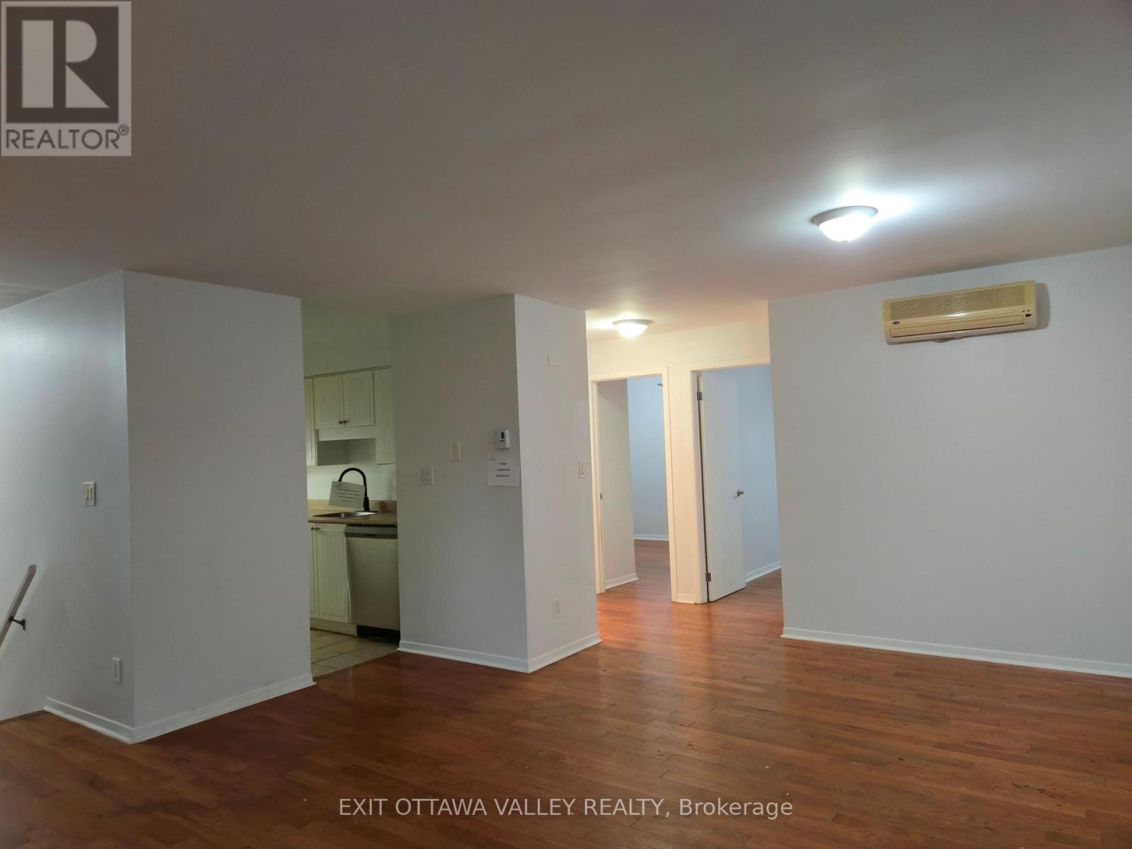 3 - 10 Charles Street, Arnprior, Ontario K7S 1A7 - Photo 8 - X12515360