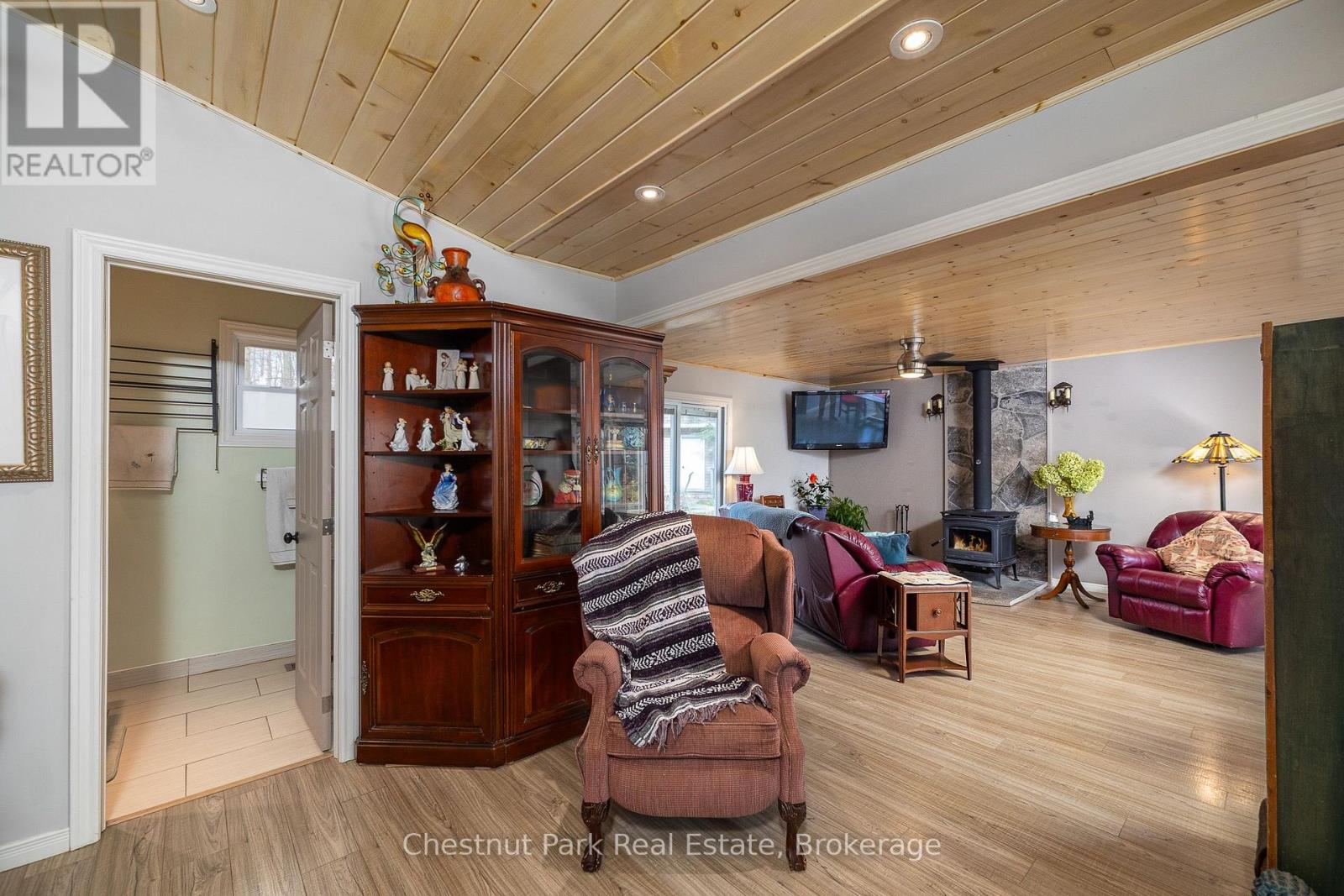 129 Miller Lake Shore Road, Northern Bruce Peninsula, Ontario  N0H 1Z0 - Photo 11 - X12516724