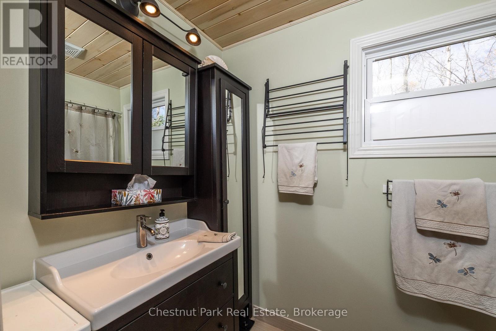 129 Miller Lake Shore Road, Northern Bruce Peninsula, Ontario  N0H 1Z0 - Photo 23 - X12516724