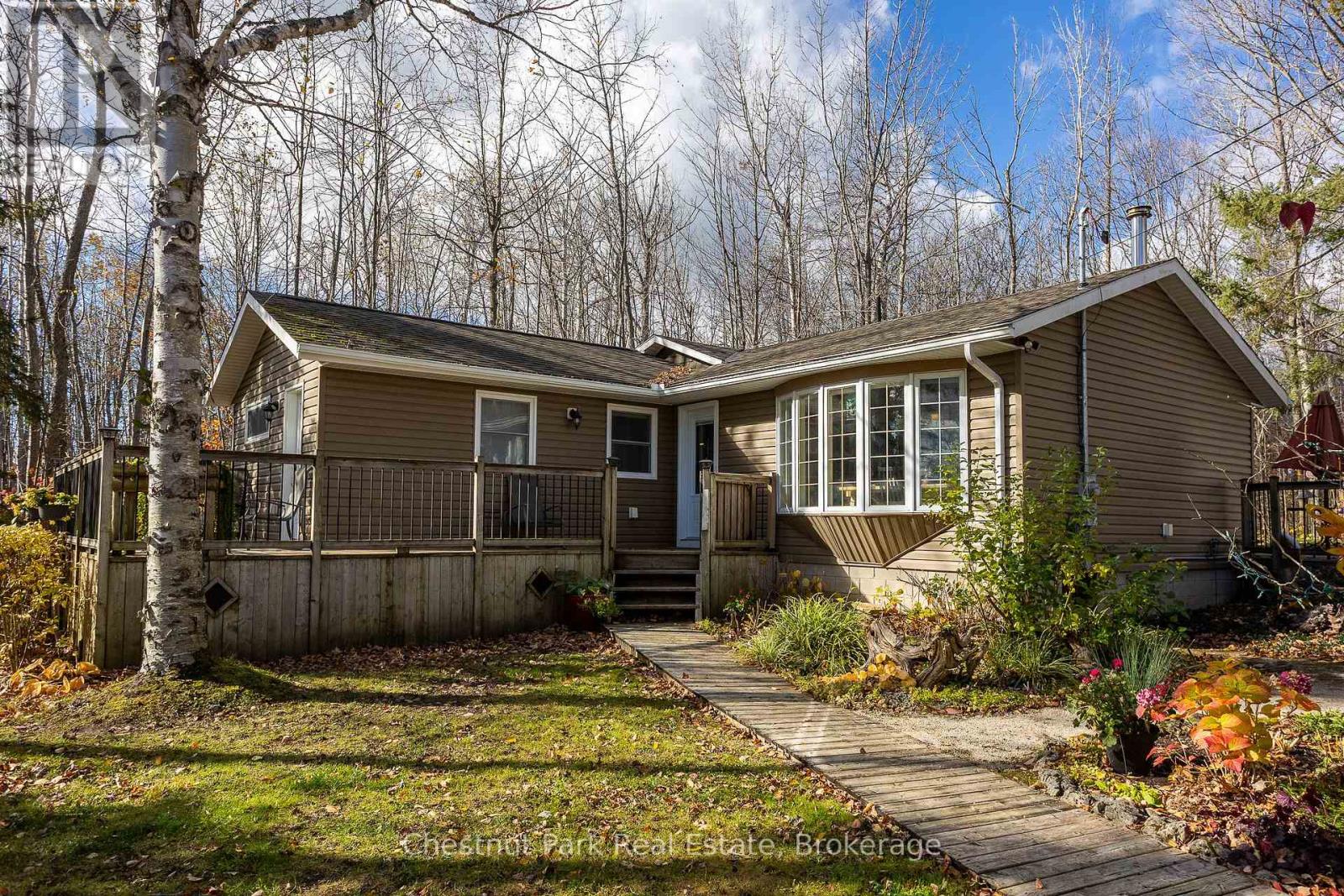 129 Miller Lake Shore Road, Northern Bruce Peninsula, Ontario  N0H 1Z0 - Photo 3 - X12516724