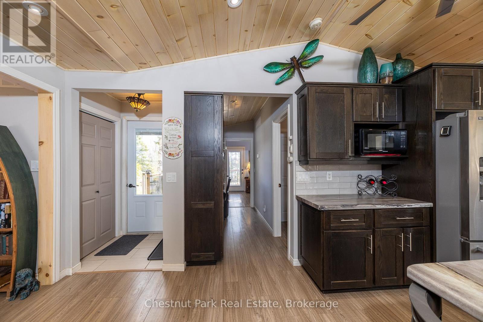 129 Miller Lake Shore Road, Northern Bruce Peninsula, Ontario  N0H 1Z0 - Photo 9 - X12516724