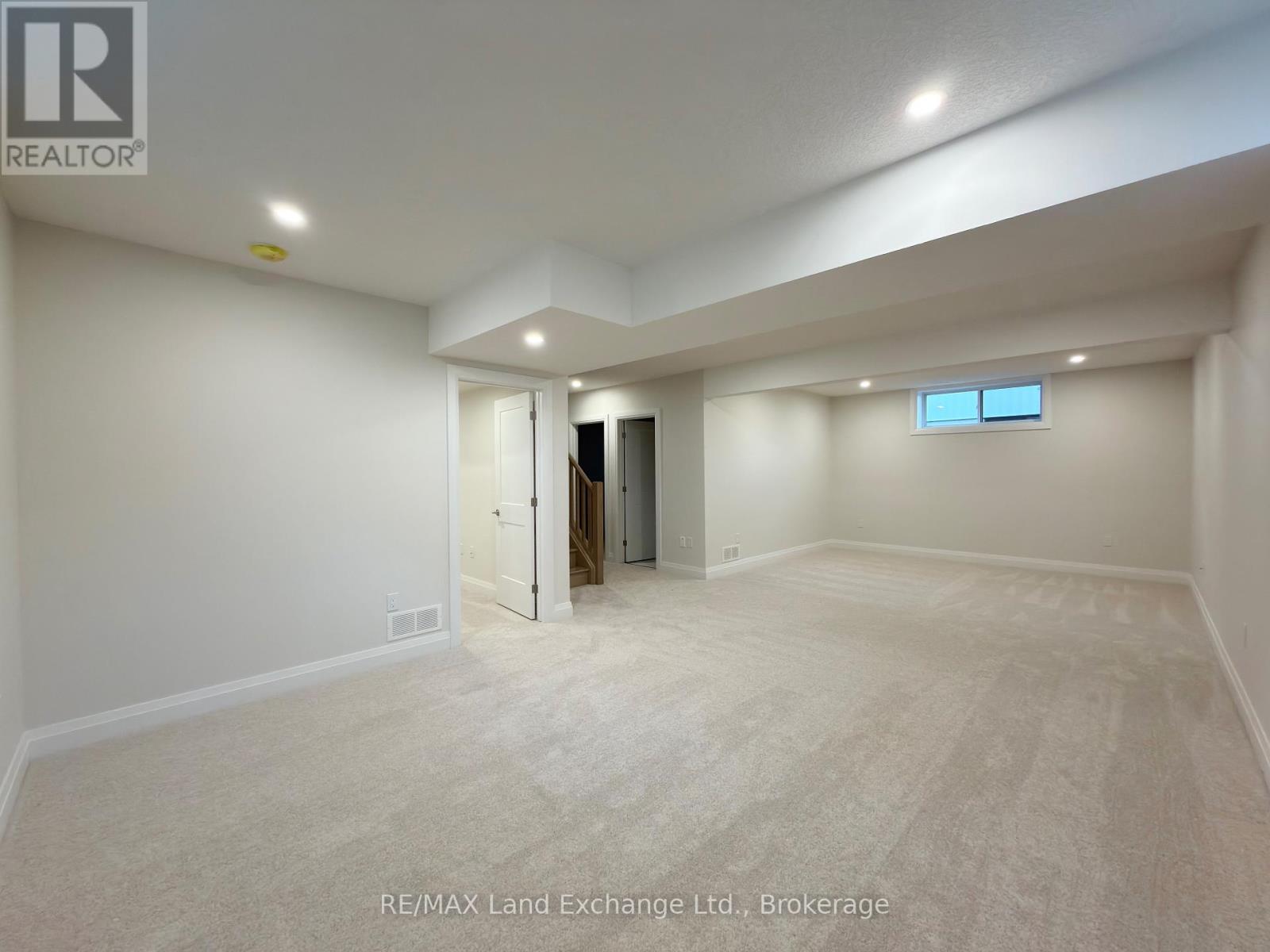 155 Westlinks Drive, Saugeen Shores, Ontario N0H 2C3 - Photo 12 - X12516734