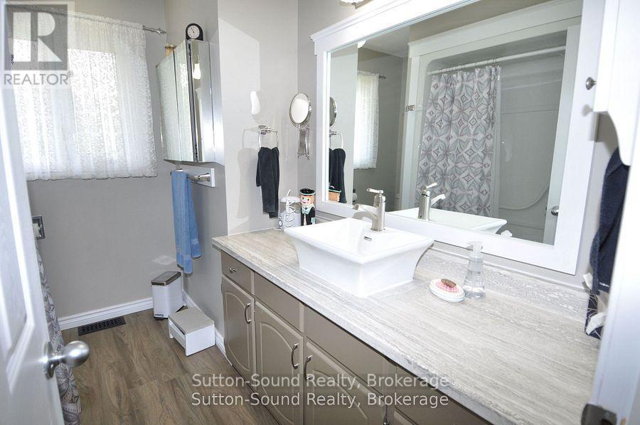 719140 Highway 6 Highway, Georgian Bluffs, Ontario  N0H 2K0 - Photo 16 - X12516774