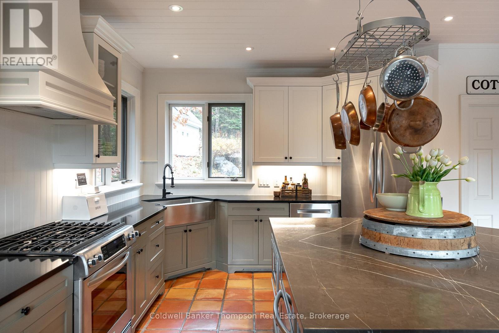 54 Hoodstown Shores Road, Huntsville, Ontario P1H 2J2 - Photo 11 - X12516800