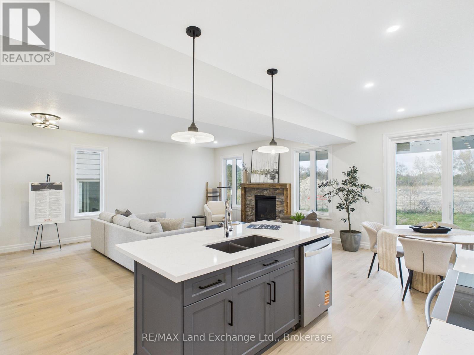 99 Inverness Street N, Kincardine, Ontario  N2Z 1J4 - Photo 10 - X12516902