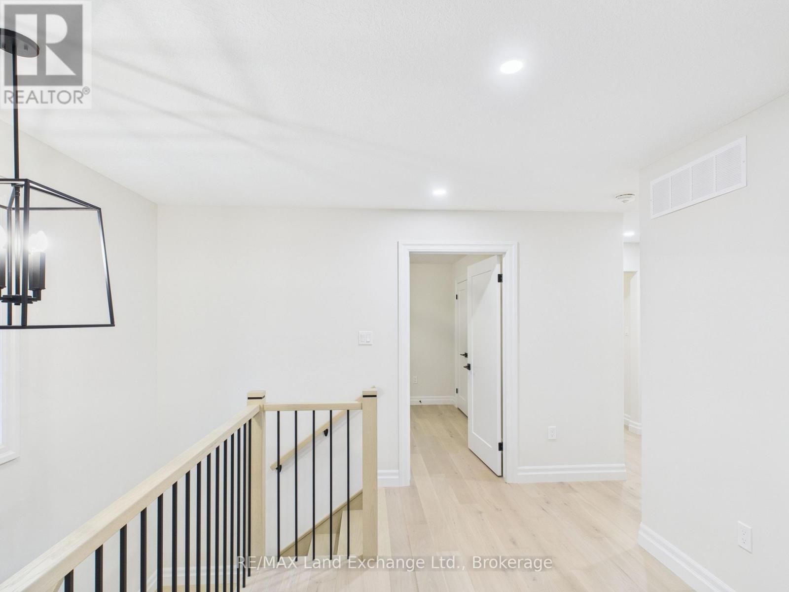 99 Inverness Street N, Kincardine, Ontario  N2Z 1J4 - Photo 15 - X12516902