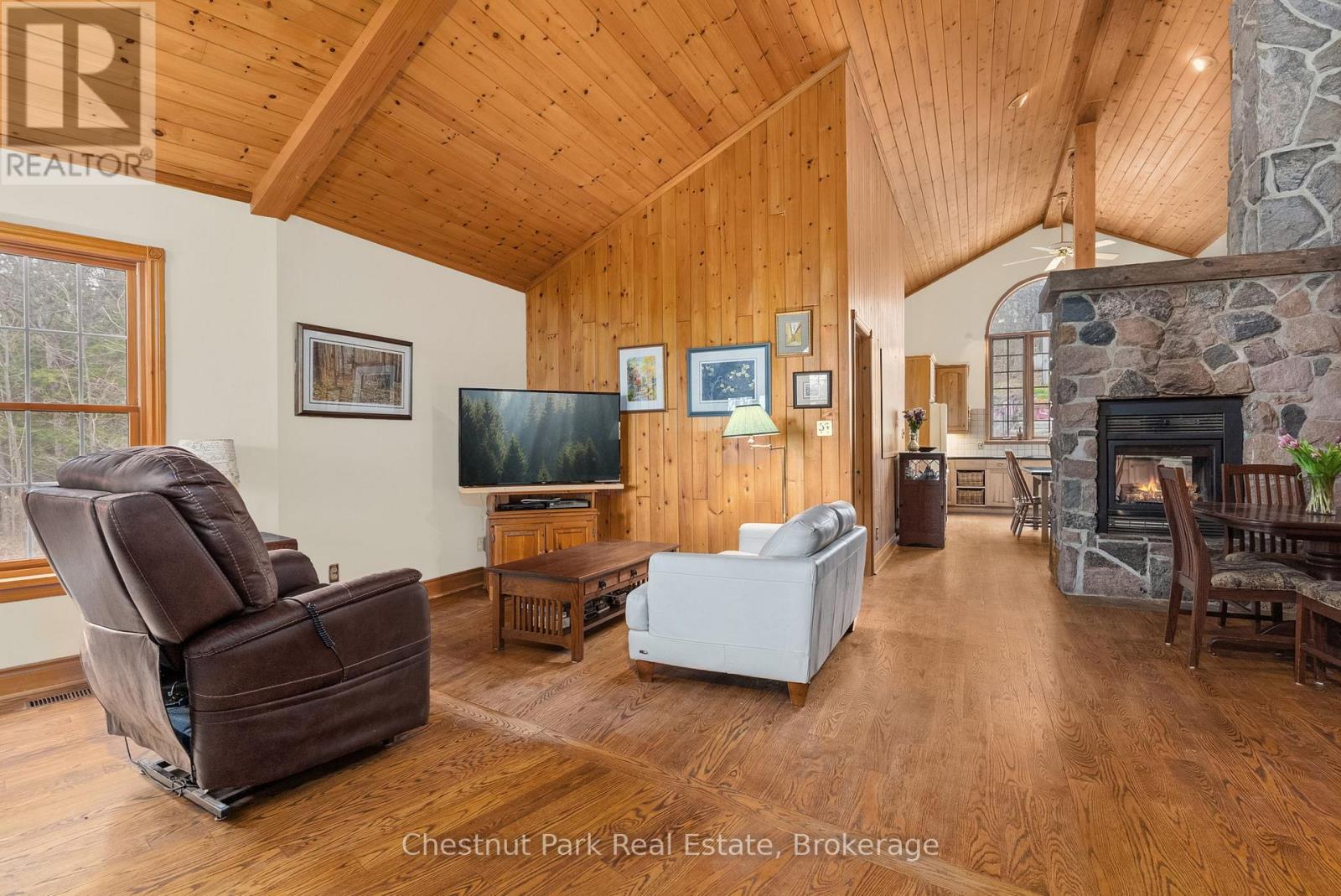 1143 Leonard Lake 1 Road, Muskoka Lakes, Ontario  P1L 2G7 - Photo 10 - X12517004