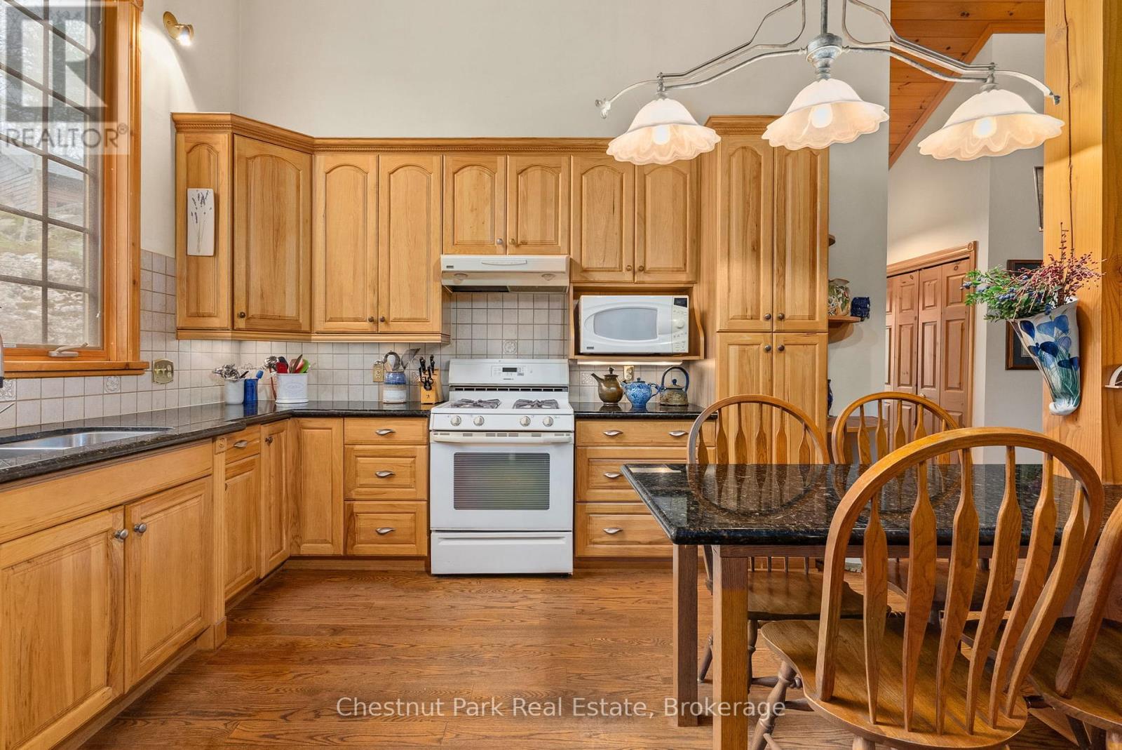 1143 Leonard Lake 1 Road, Muskoka Lakes, Ontario  P1L 2G7 - Photo 16 - X12517004