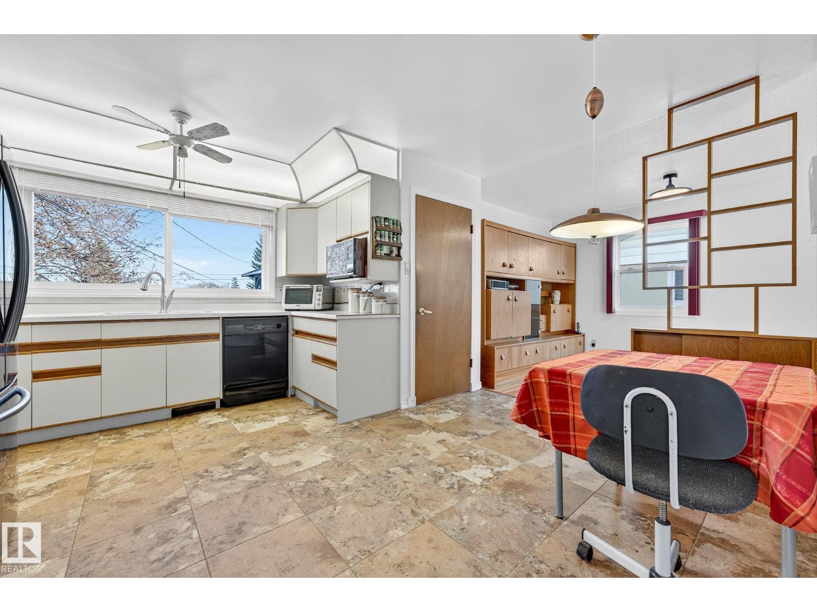 10715 36 St Nw, Edmonton, Alberta  T5W 2A5 - Photo 11 - E4464897