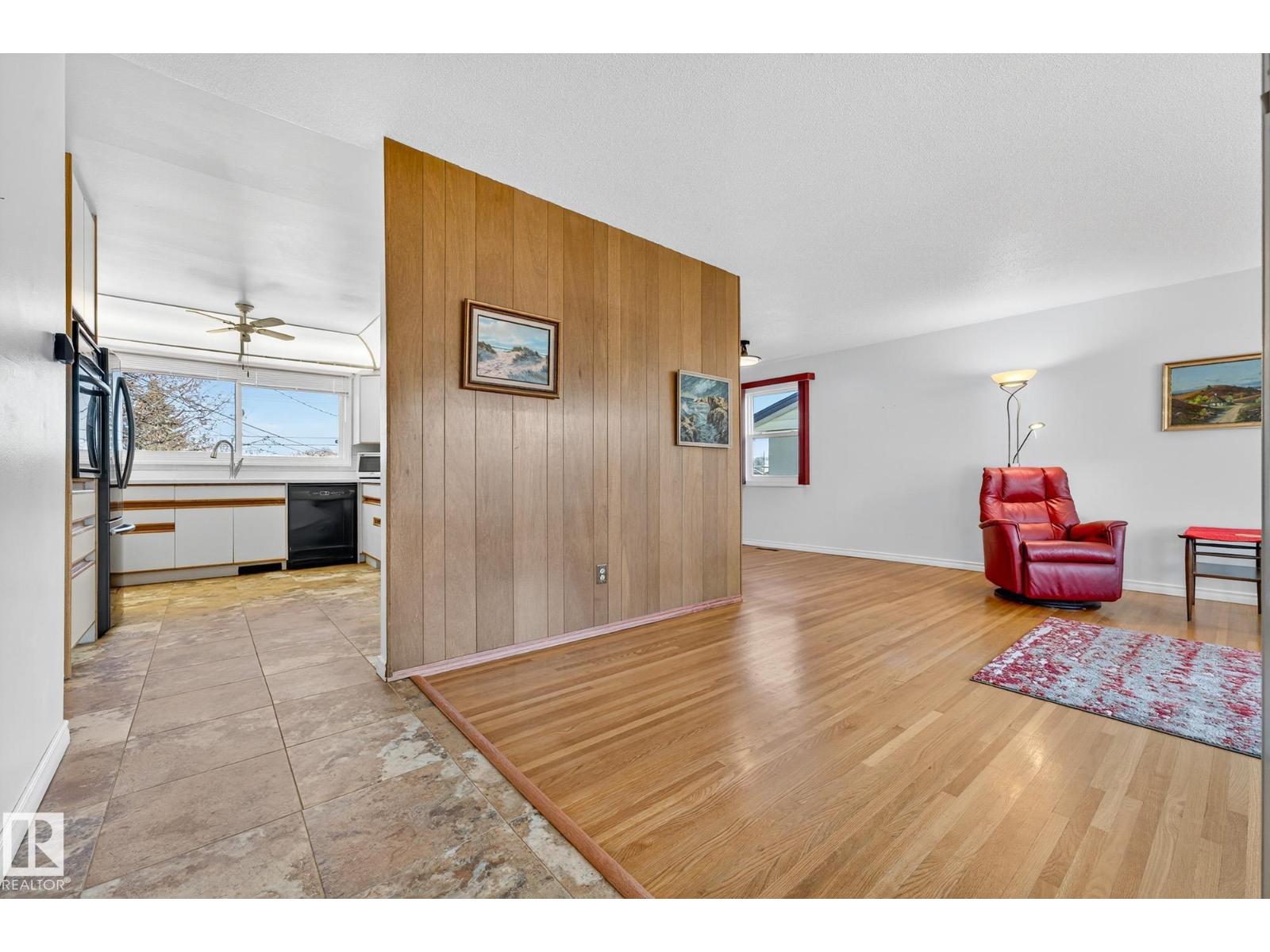 10715 36 St Nw, Edmonton, Alberta  T5W 2A5 - Photo 2 - E4464897