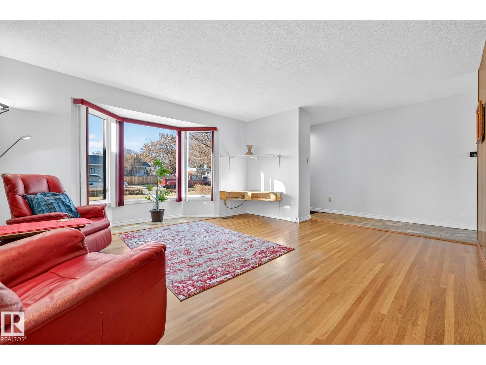 10715 36 St Nw, Edmonton, Alberta  T5W 2A5 - Photo 4 - E4464897