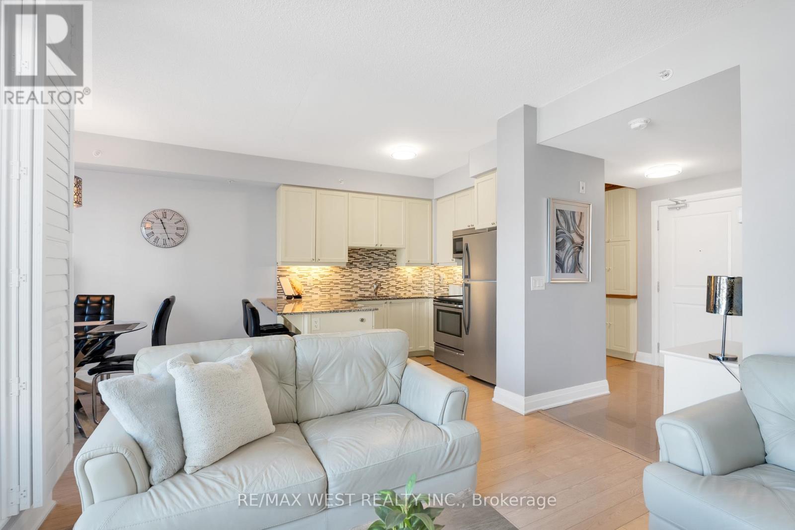 710 - 24 Woodstream Boulevard, Vaughan, Ontario  L4L 8C4 - Photo 8 - N12516064