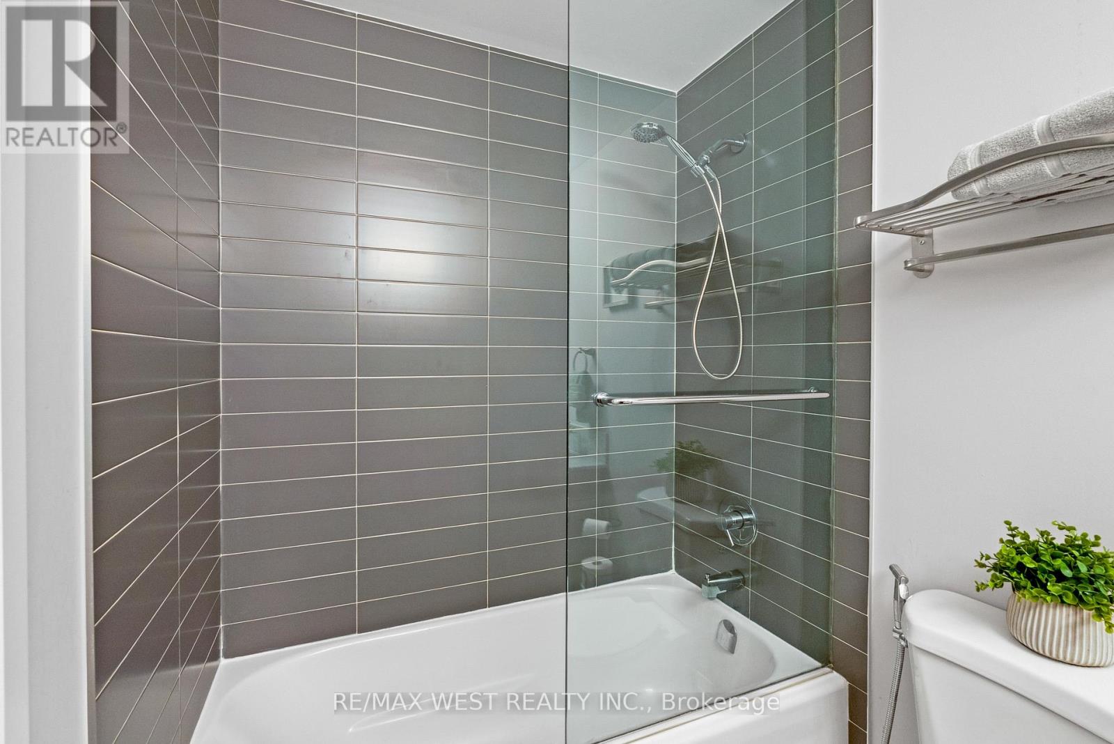 710 - 24 Woodstream Boulevard, Vaughan, Ontario  L4L 8C4 - Photo 17 - N12516064