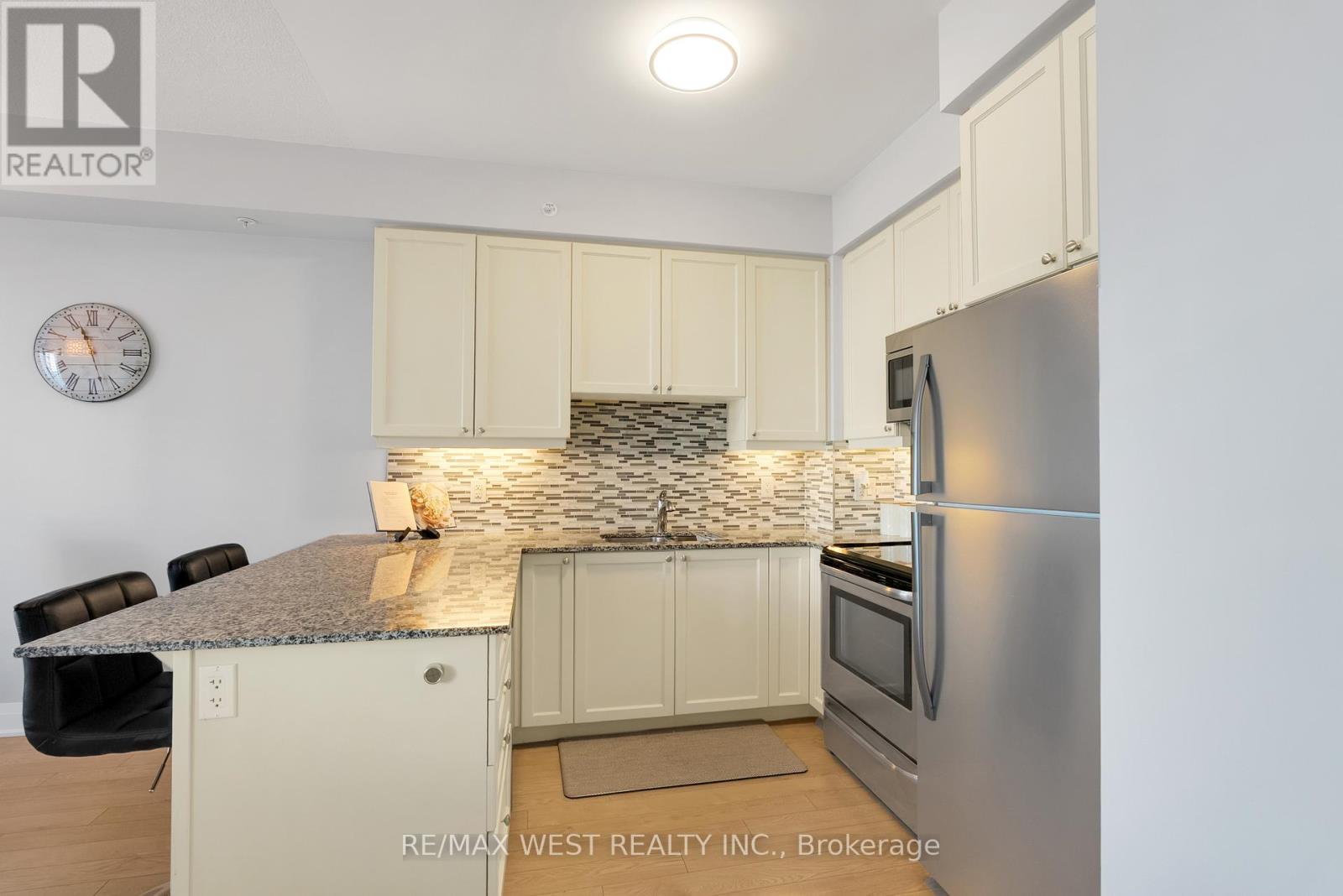 710 - 24 Woodstream Boulevard, Vaughan, Ontario  L4L 8C4 - Photo 9 - N12516064