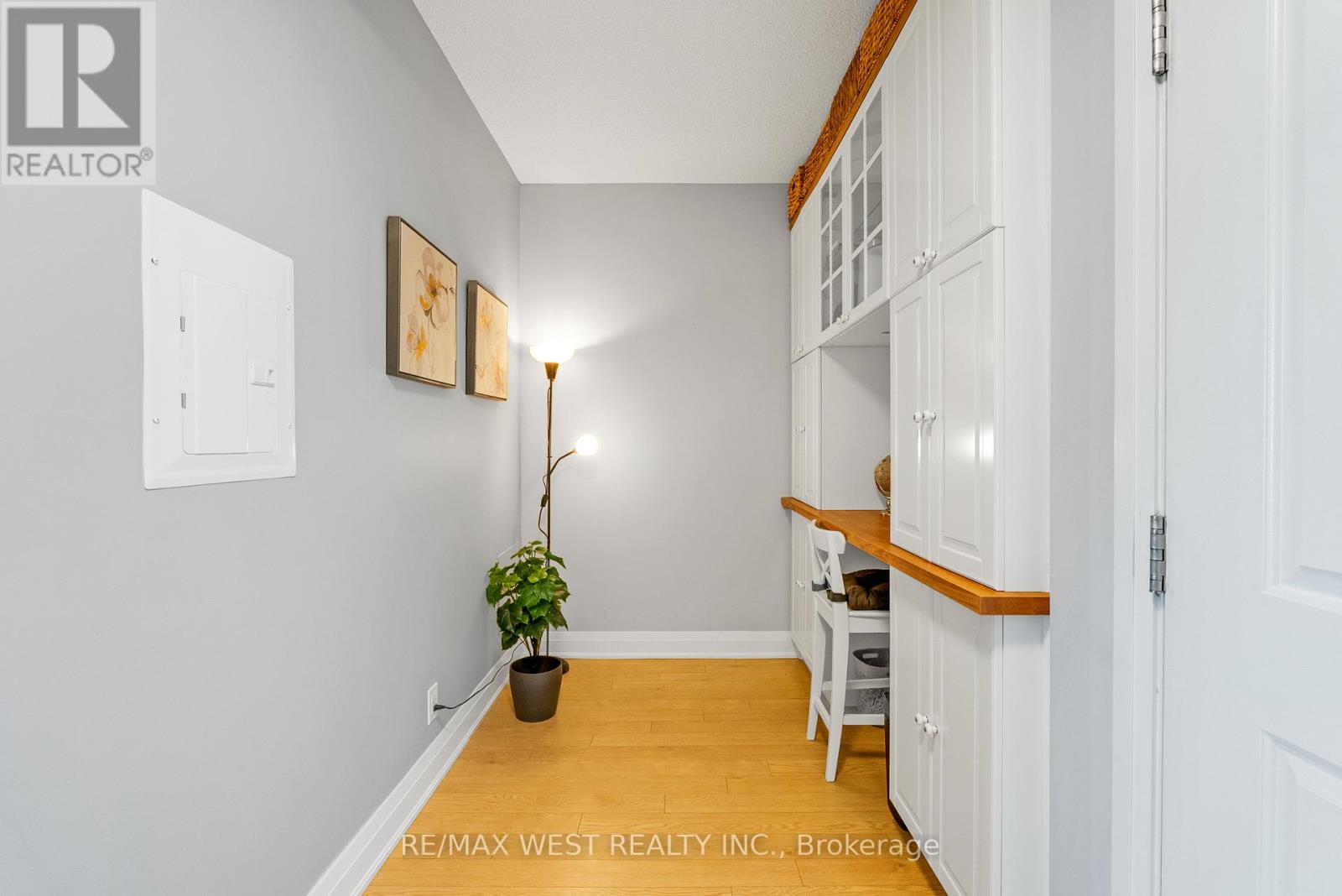 710 - 24 Woodstream Boulevard, Vaughan, Ontario  L4L 8C4 - Photo 4 - N12516064