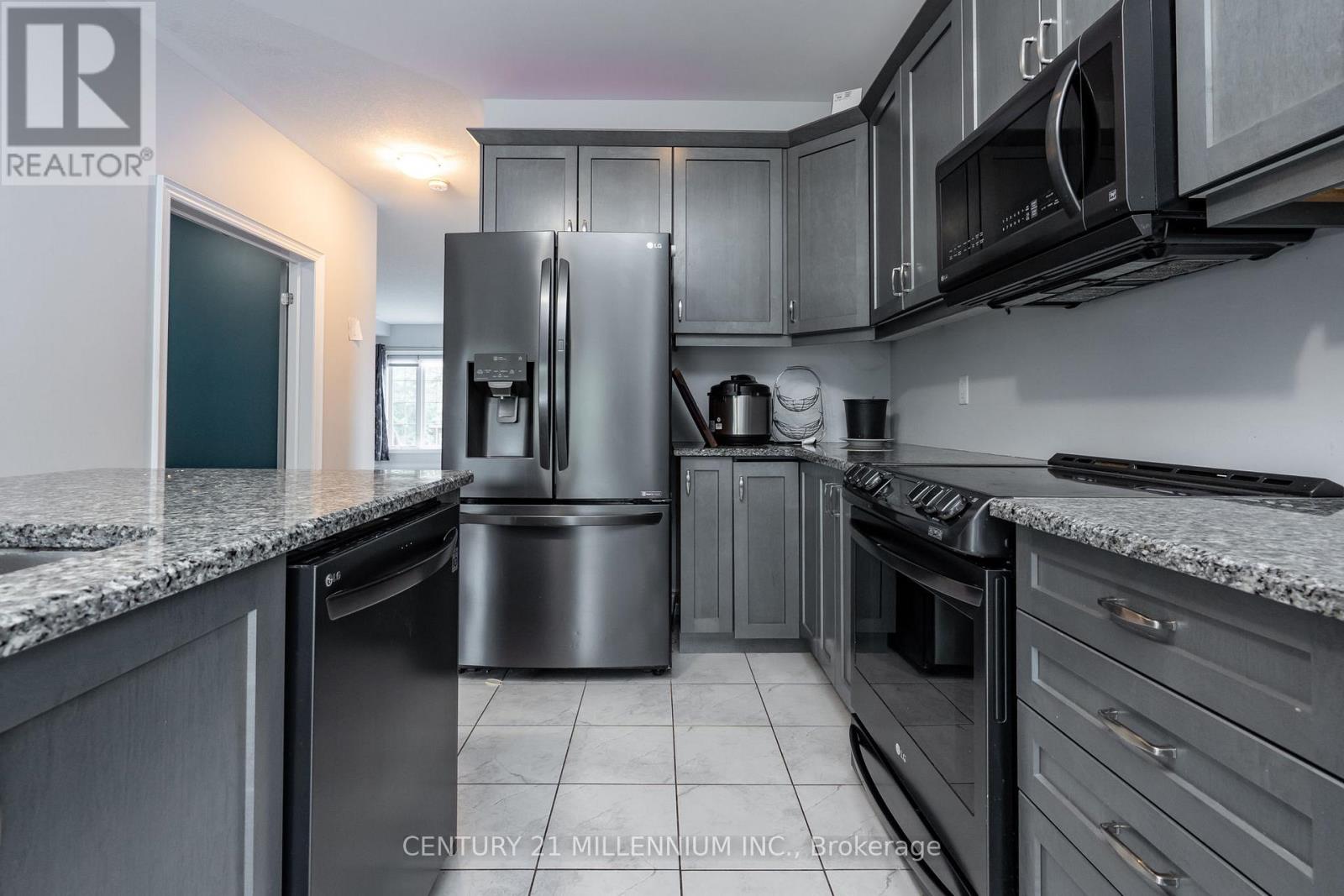 399 Erie Avenue, Brantford, Ontario  N3S 0E6 - Photo 10 - X12461512