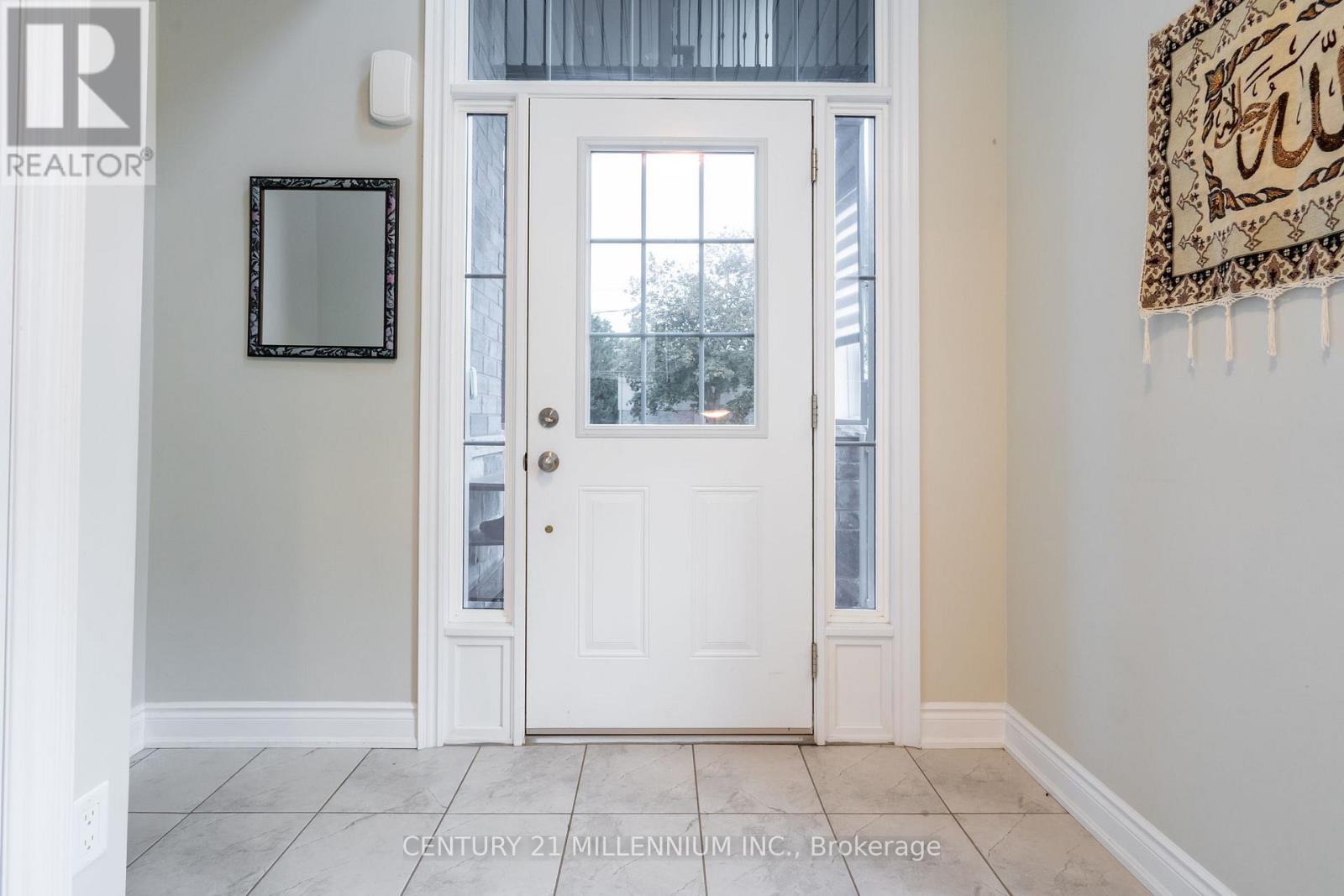 399 Erie Avenue, Brantford, Ontario  N3S 0E6 - Photo 3 - X12461512