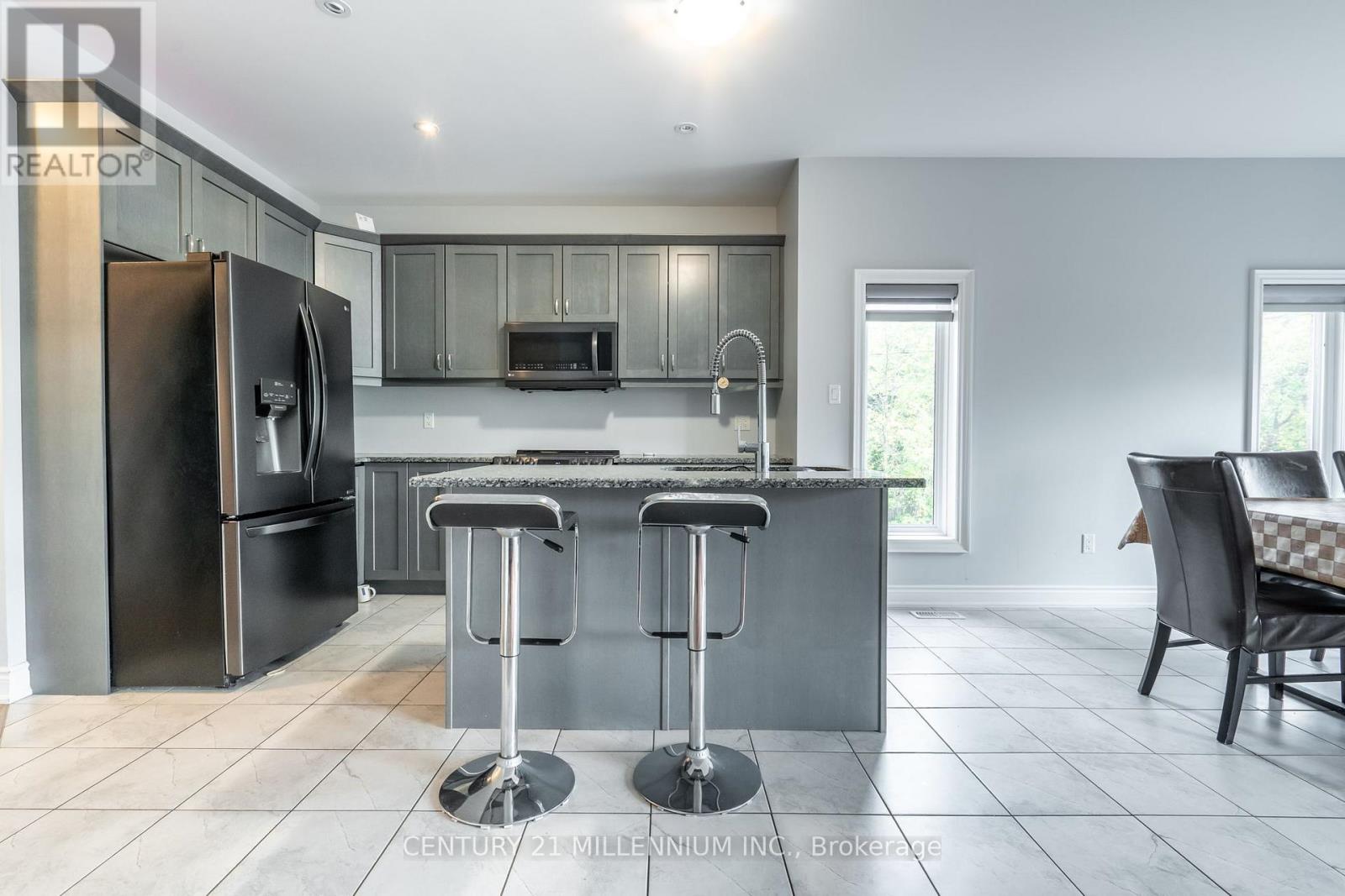 399 Erie Avenue, Brantford, Ontario  N3S 0E6 - Photo 9 - X12461512