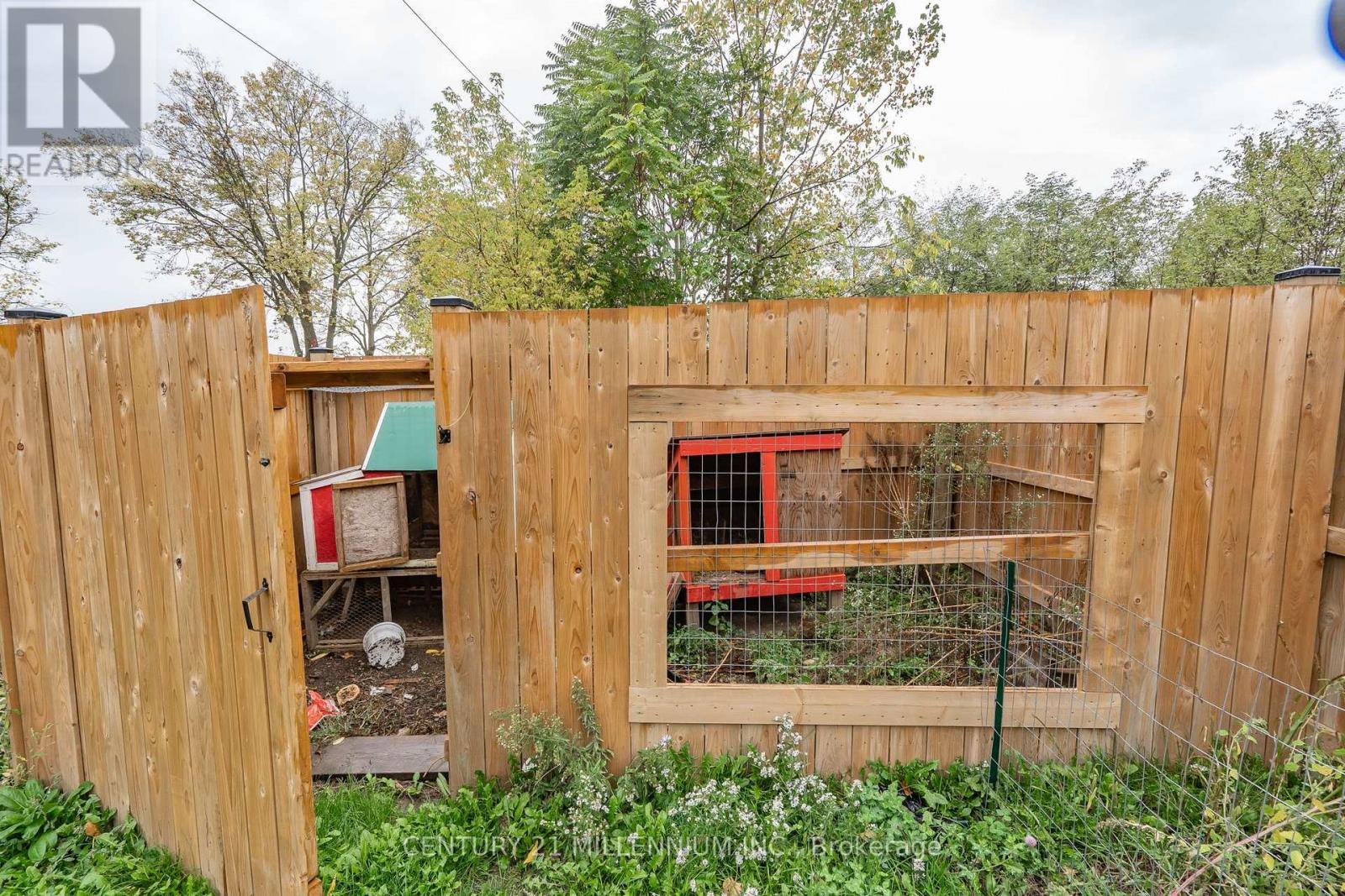 399 Erie Avenue, Brantford, Ontario  N3S 0E6 - Photo 24 - X12461512