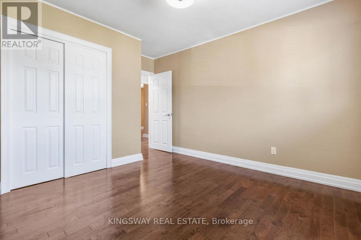 236 Woodale Avenue, Oakville, Ontario  L6K 2N2 - Photo 12 - W12516554