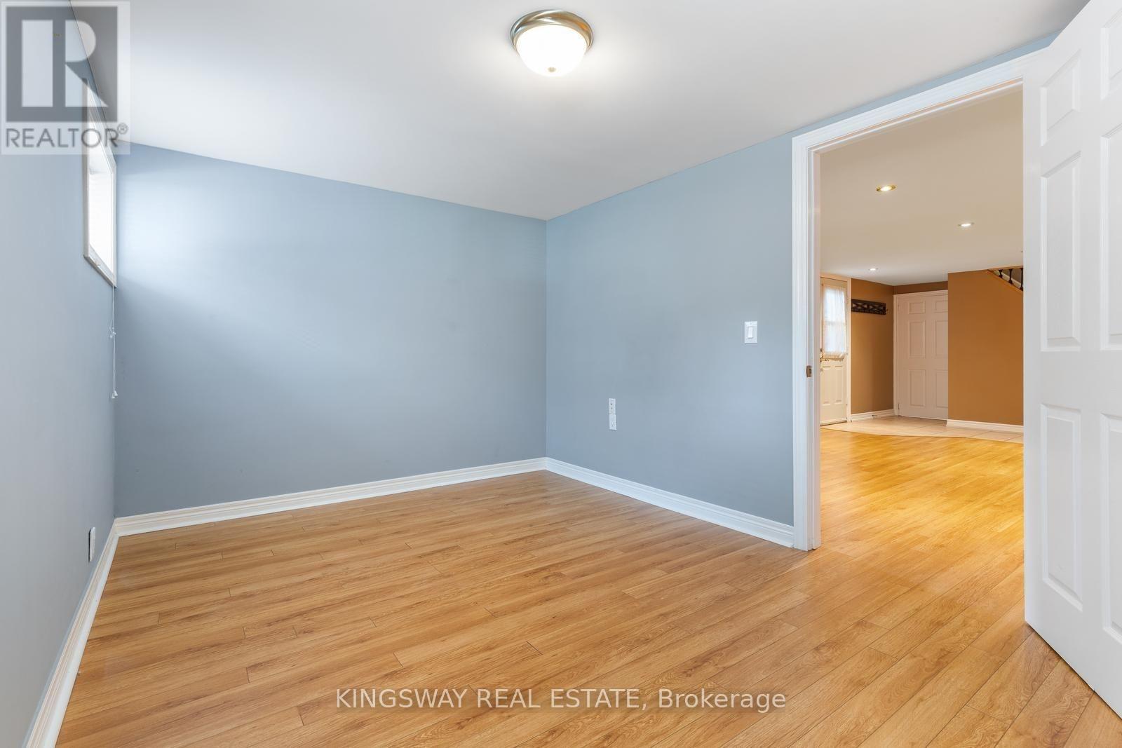 236 Woodale Avenue, Oakville, Ontario  L6K 2N2 - Photo 24 - W12516554