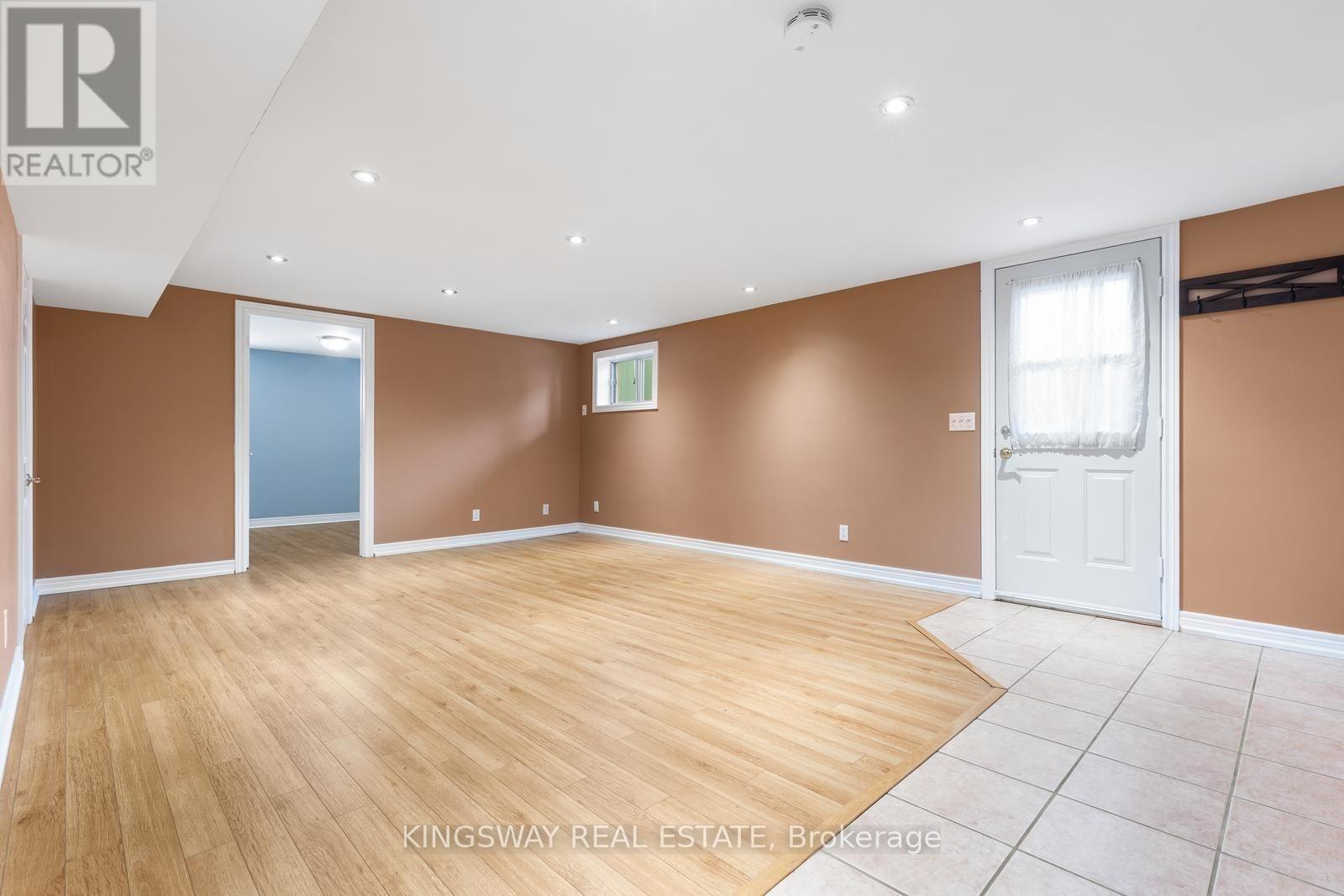 236 Woodale Avenue, Oakville, Ontario  L6K 2N2 - Photo 25 - W12516554