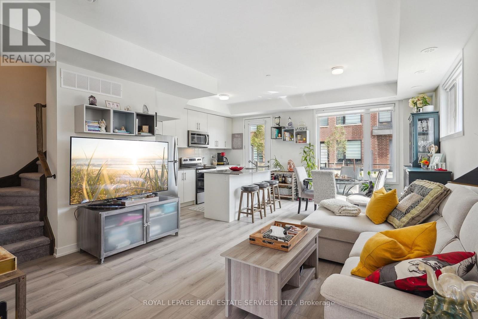 35 - 3409 Ridgeway Drive, Mississauga, Ontario  L5L 0B9 - Photo 5 - W12516558