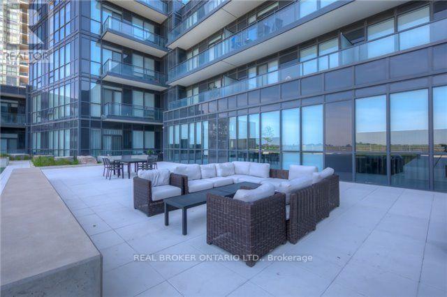 1604 - 4011 Brickstone Mews, Mississauga, Ontario  L5B 0G3 - Photo 15 - W12516574